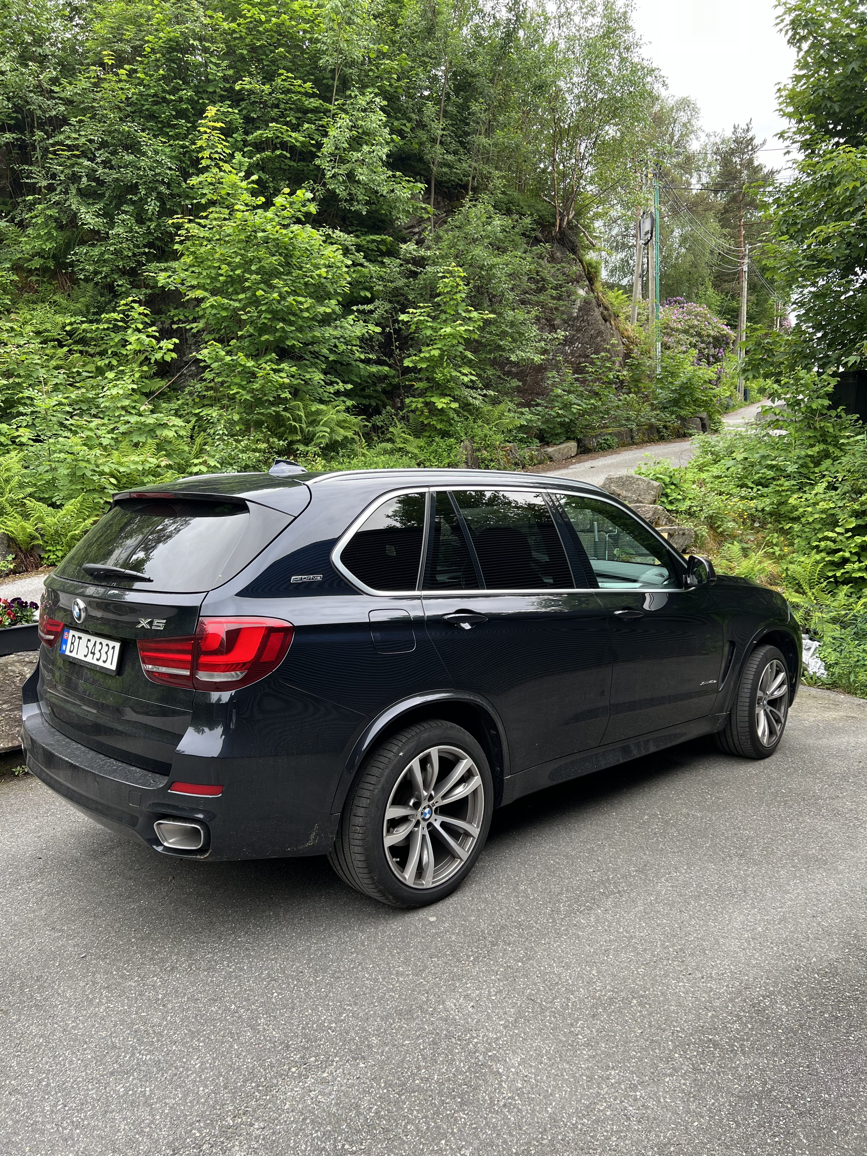 BMW X5 xDrive40e Nye sommerdekk 2026 med Aircondition