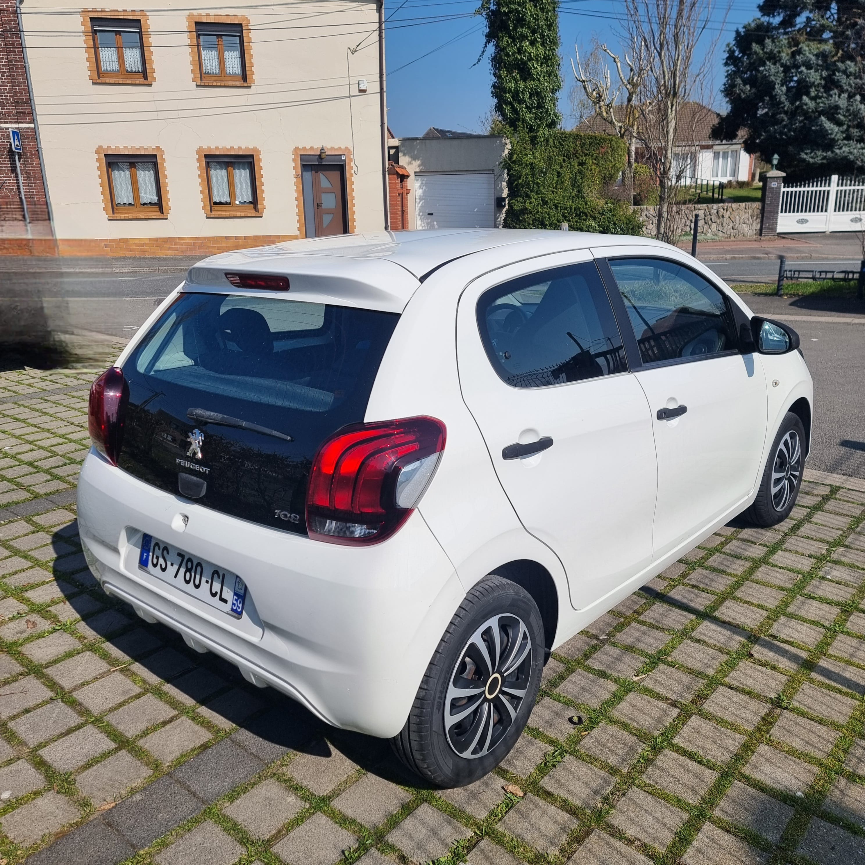 Peugeot 108 avec Port USB