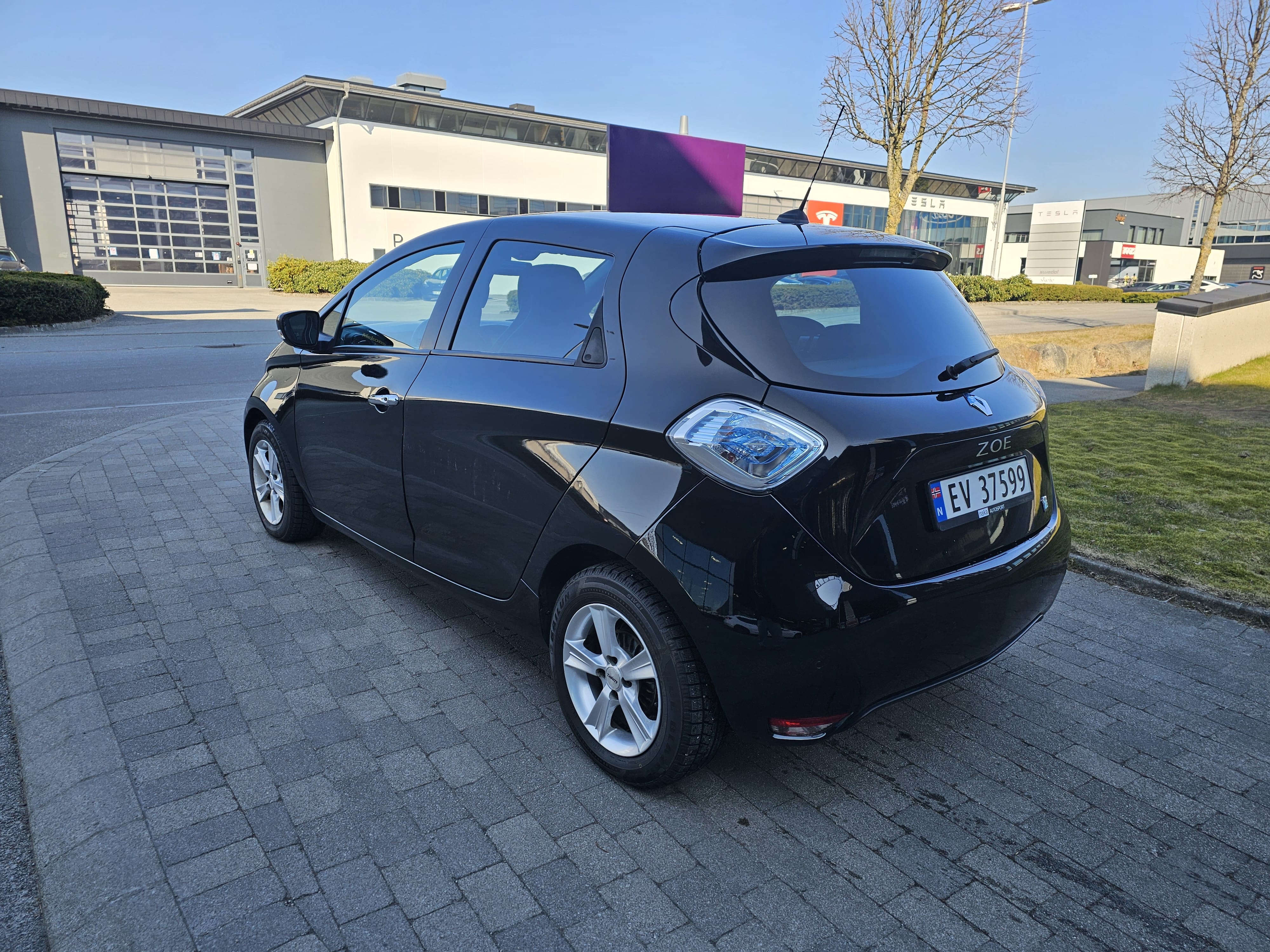 Renault ZOE Q210 – Best for City & Short Trips med GPS