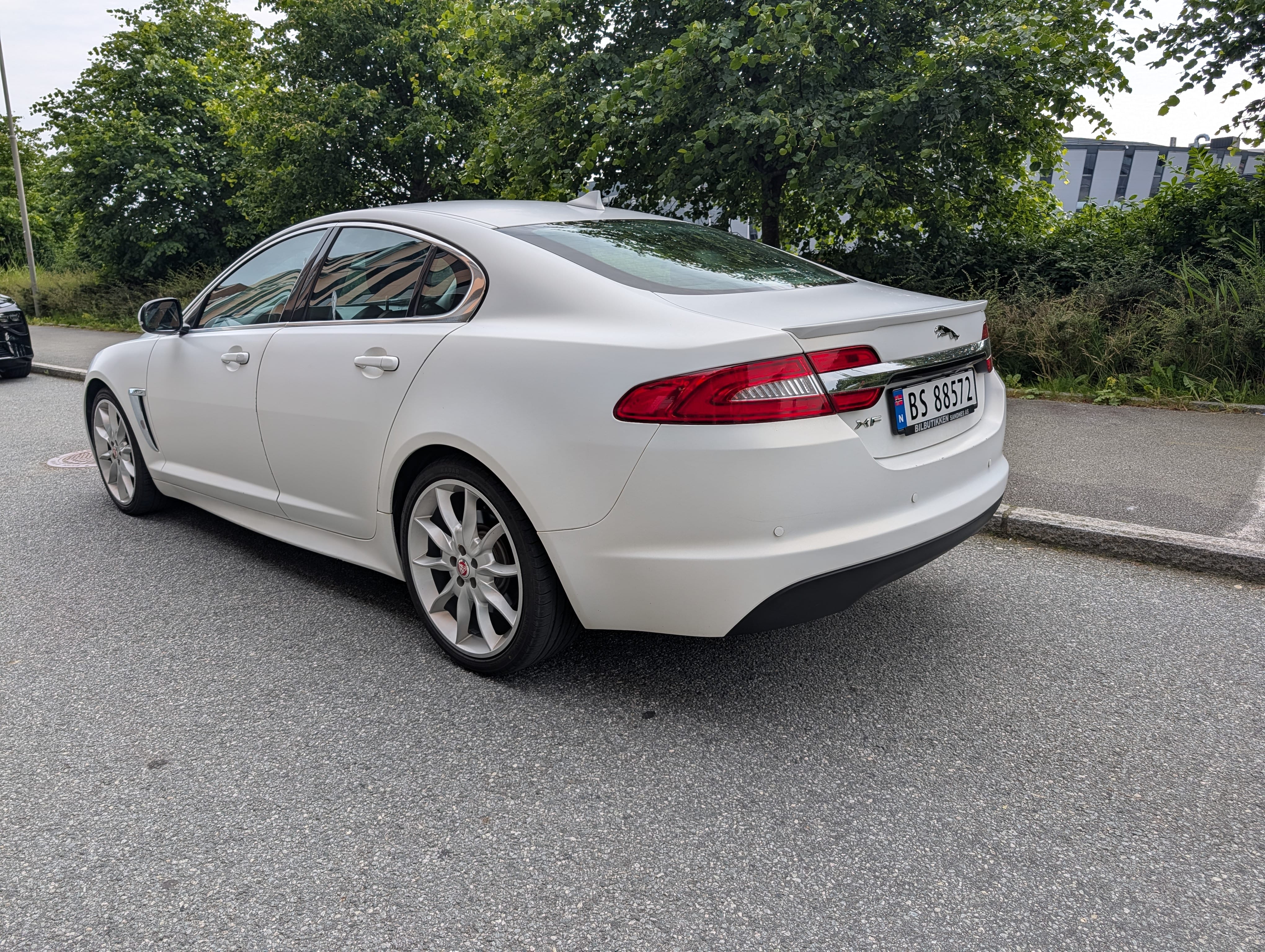 Jaguar XF med Ryggekamera