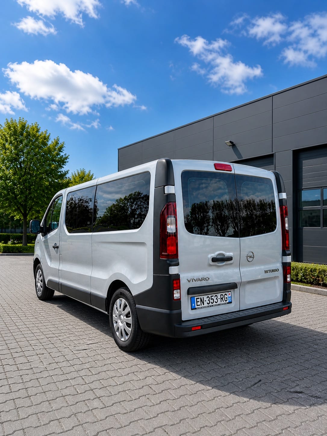 Opel Vivaro Combi avec Climatisation