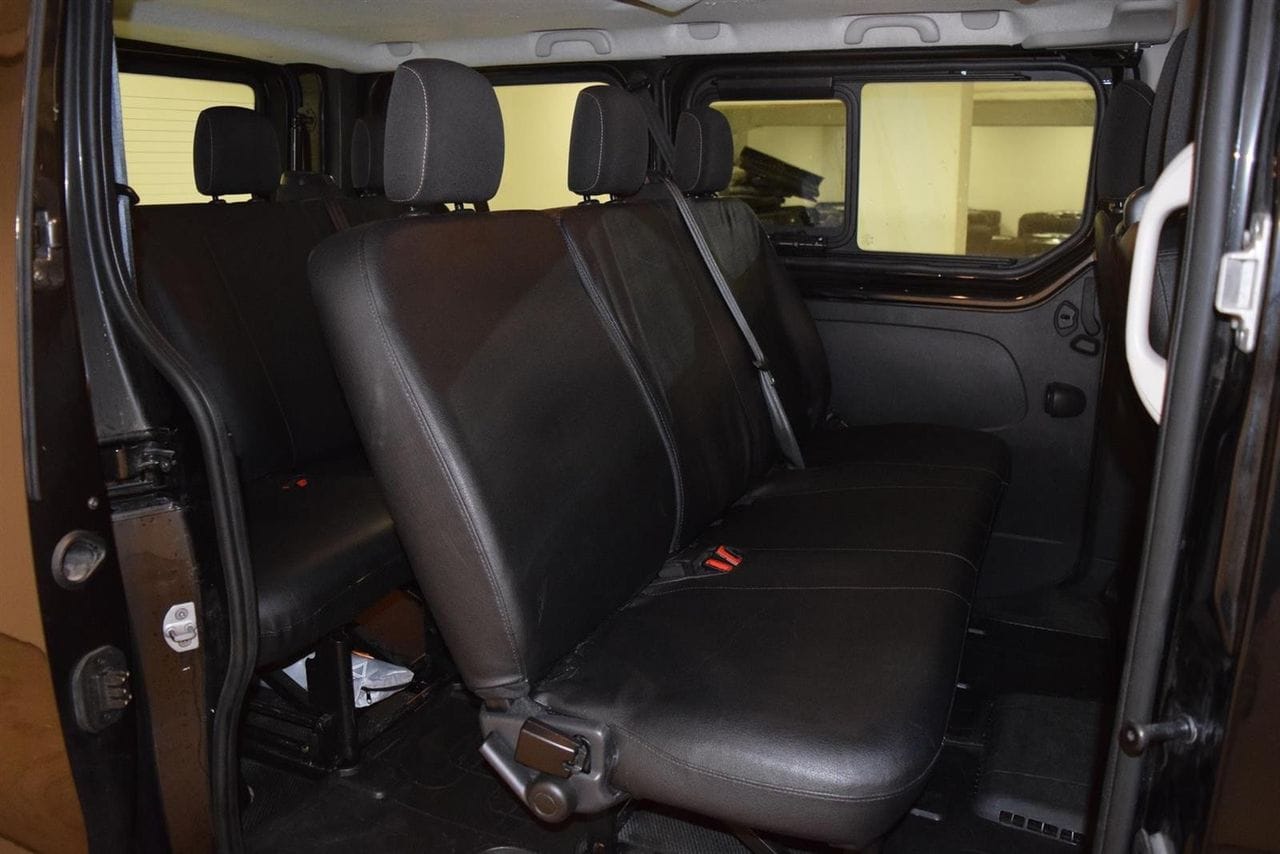 Renault Trafic Passenger 9 SEATS med Tilhengerfeste