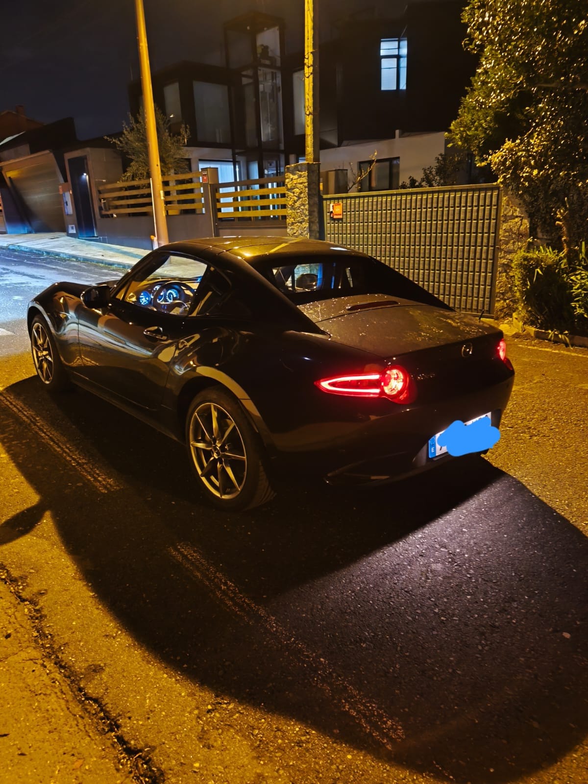 Mazda MX-5 Miata RF Grand Touring con Aire acondicionado