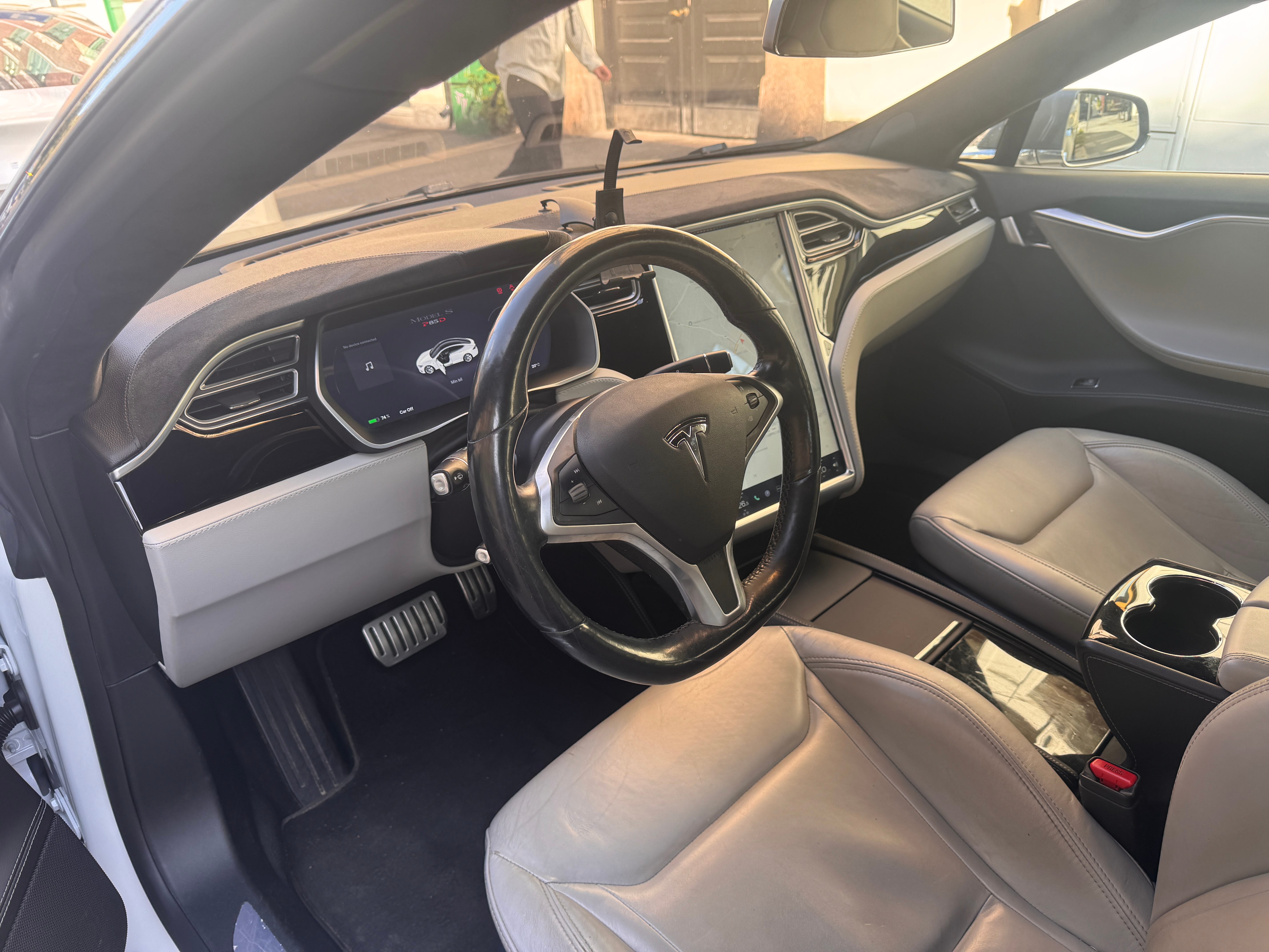 Tesla Model S P85D mit Klimaanlage
