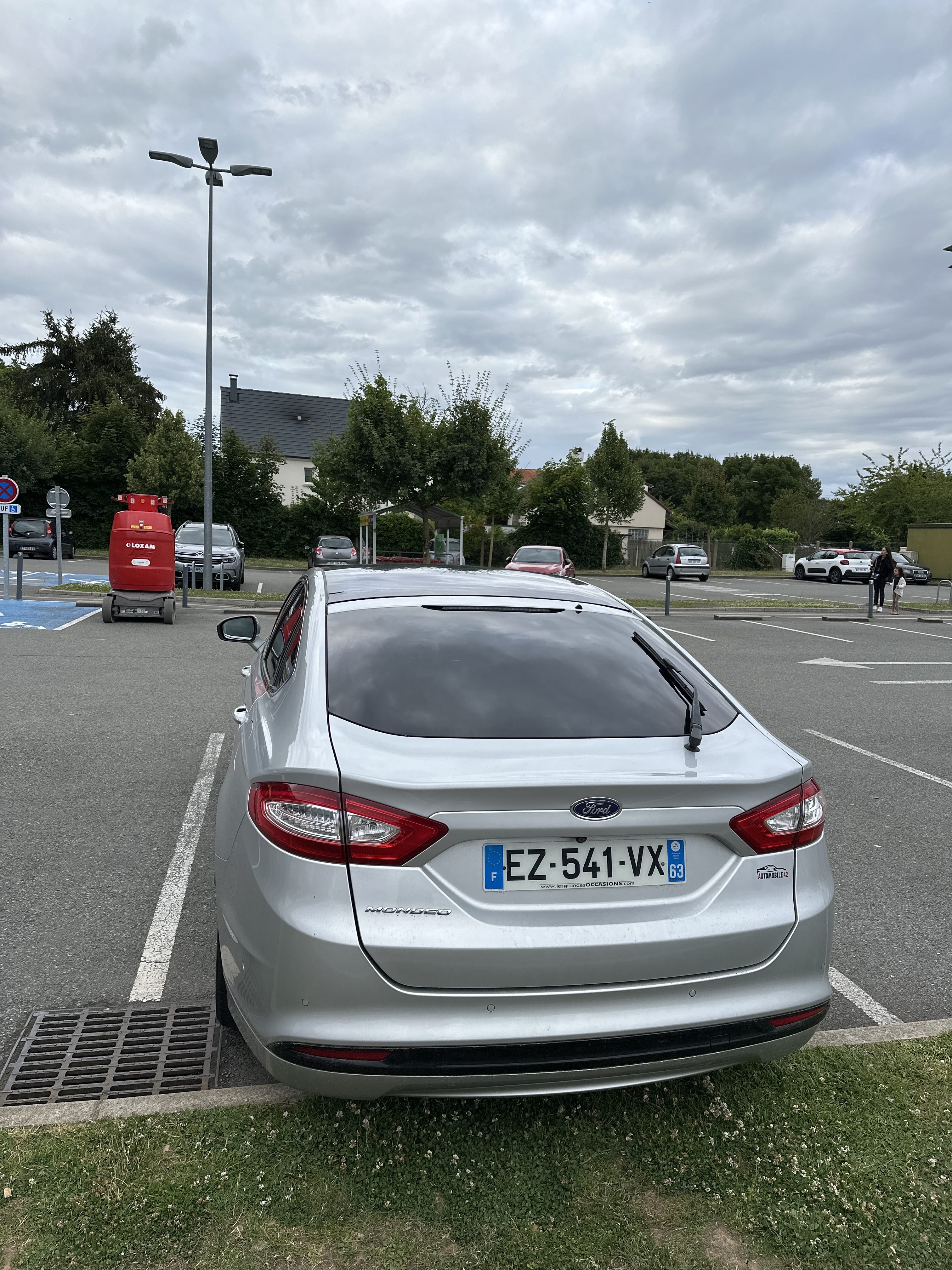 Ford Mondeo avec GPS