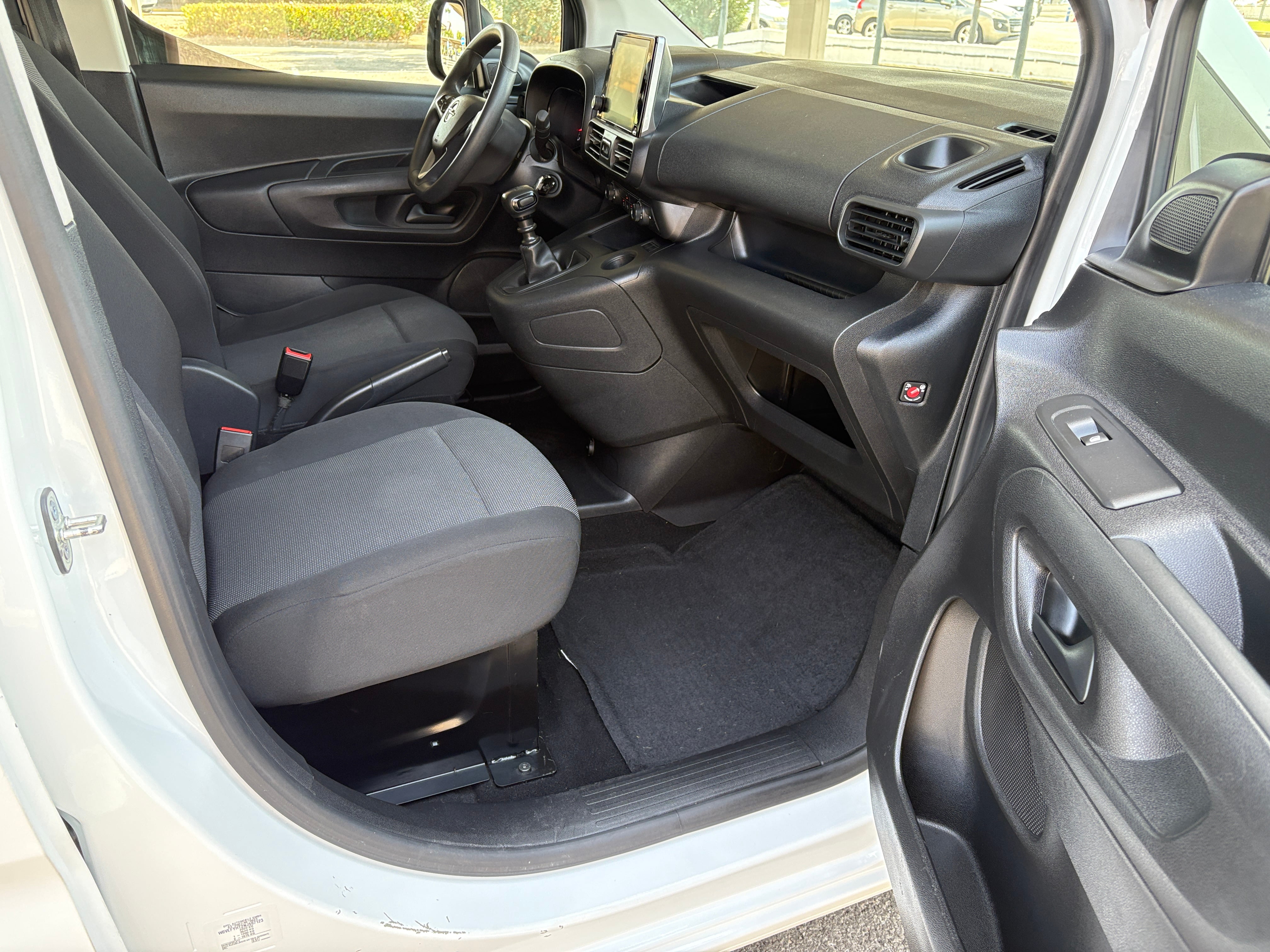 Opel Combo con Puertos de carga USB