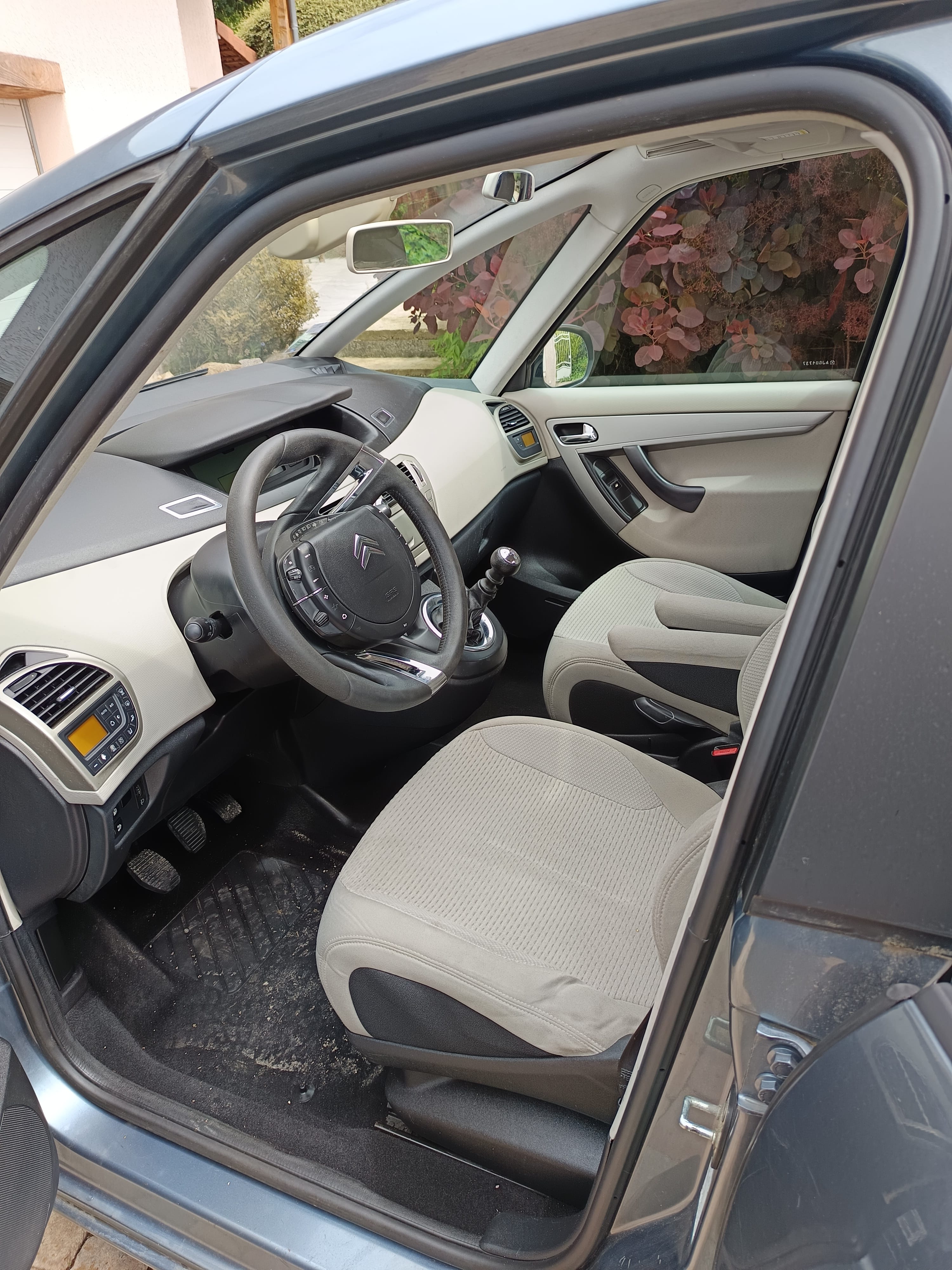 Citroen C4 Grand Picasso 2.0 HDI 150 ch avec Siège bébé