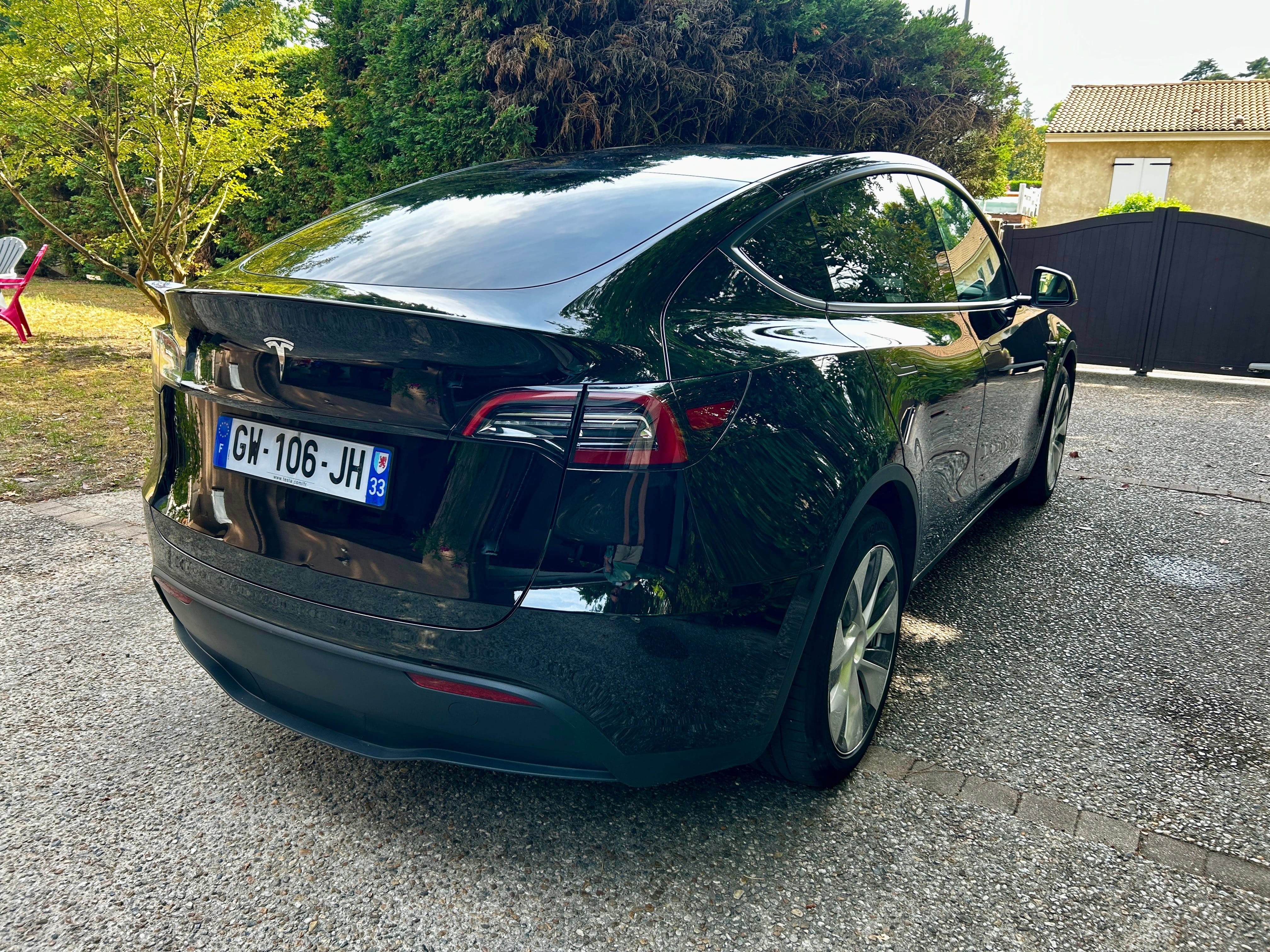Tesla Model Y avec GPS
