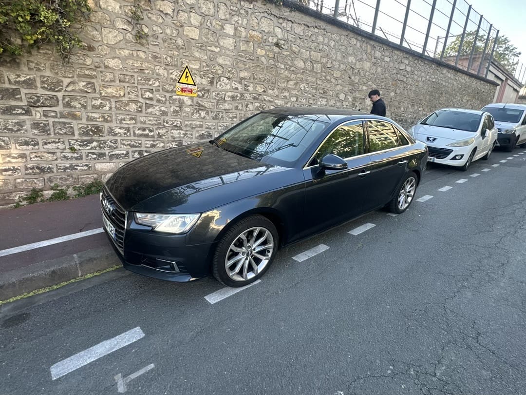 Audi A4 2.0T Premium 2.0 TDI DESIGN LUXE avec Android Auto