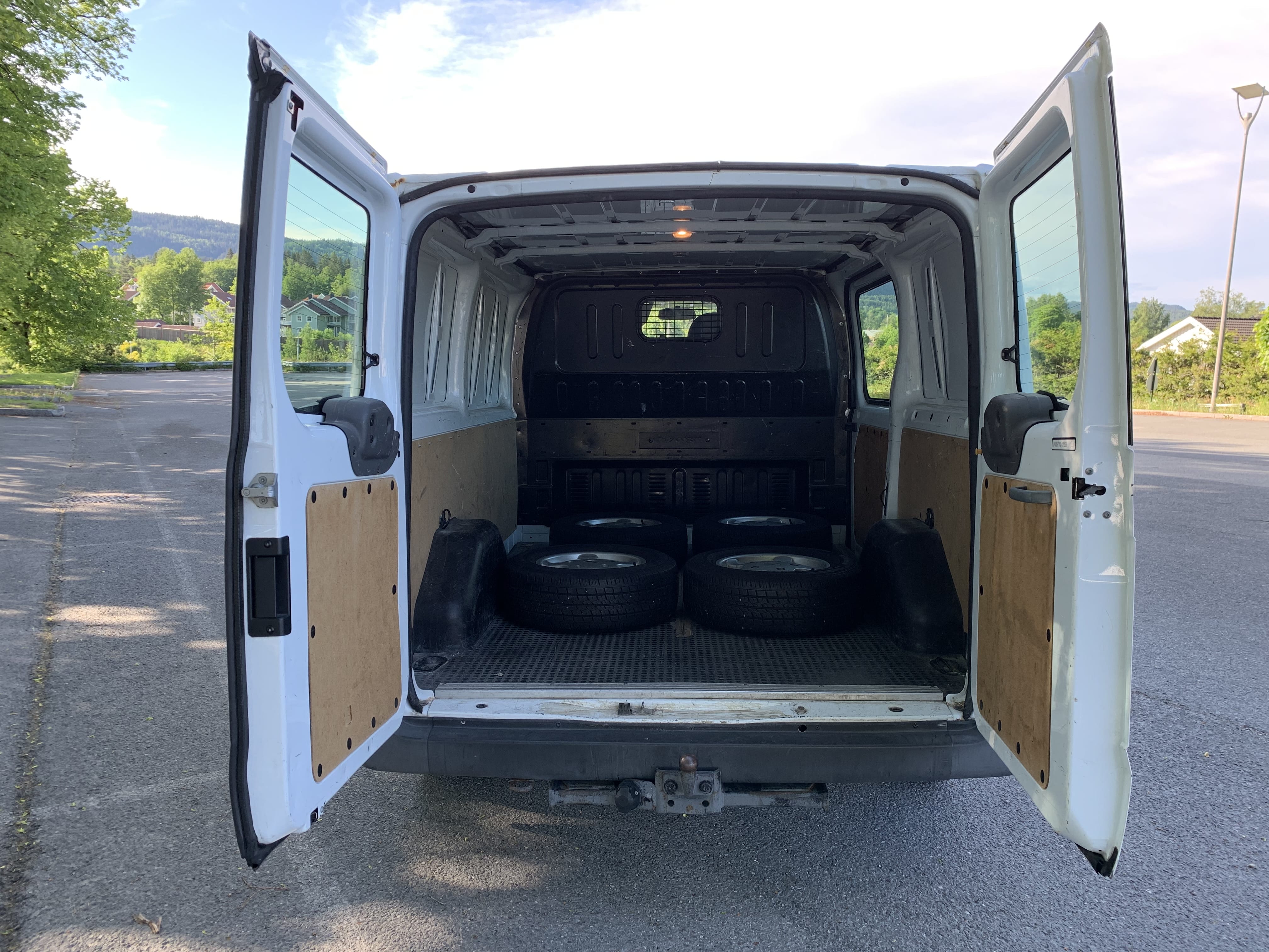 Ford Transit Varebil 2.2 Diesel 125 HK med Tilhengerfeste