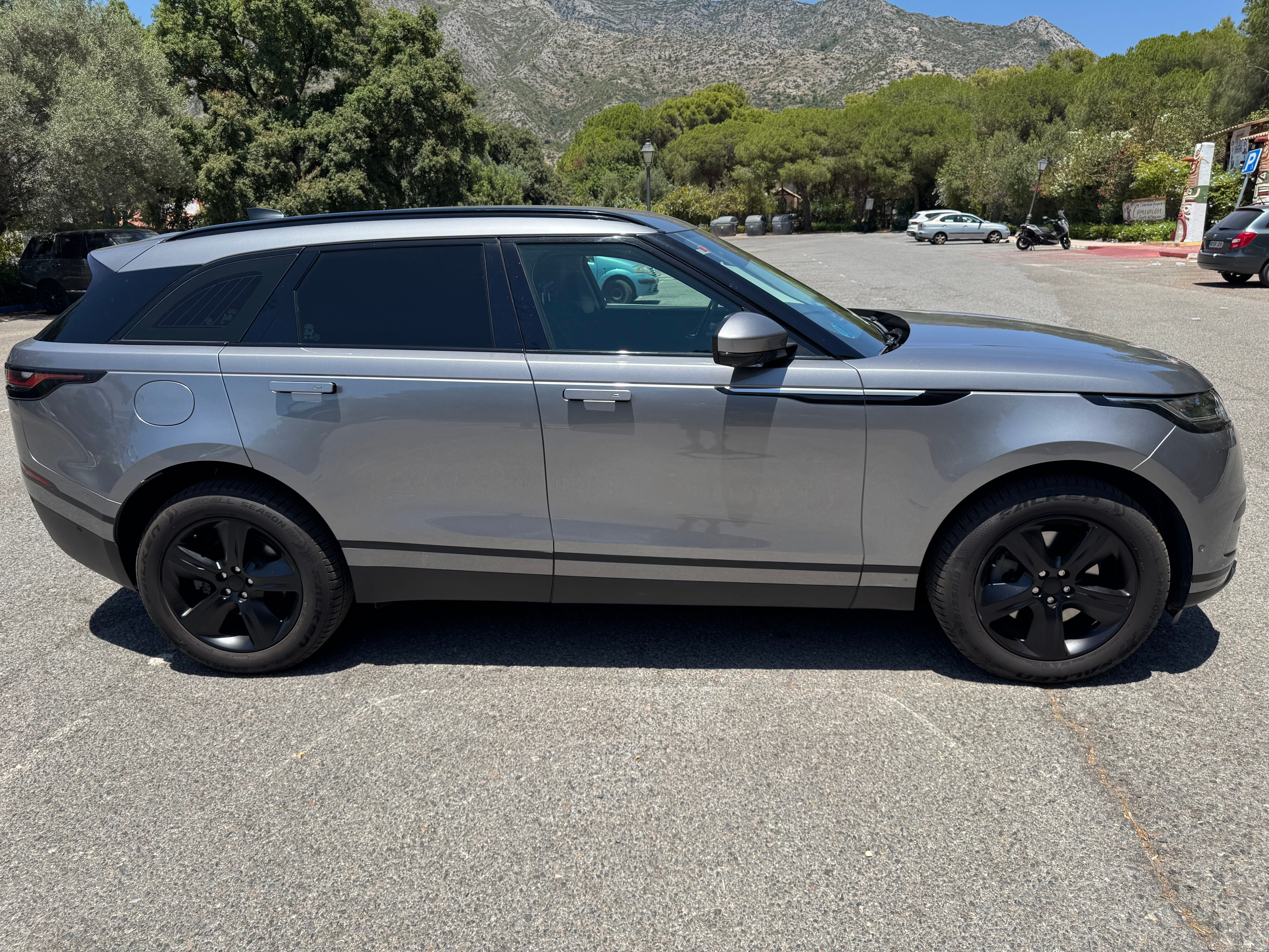 Land-Rover Range Rover Velar 2.0 D180 med Aircondition