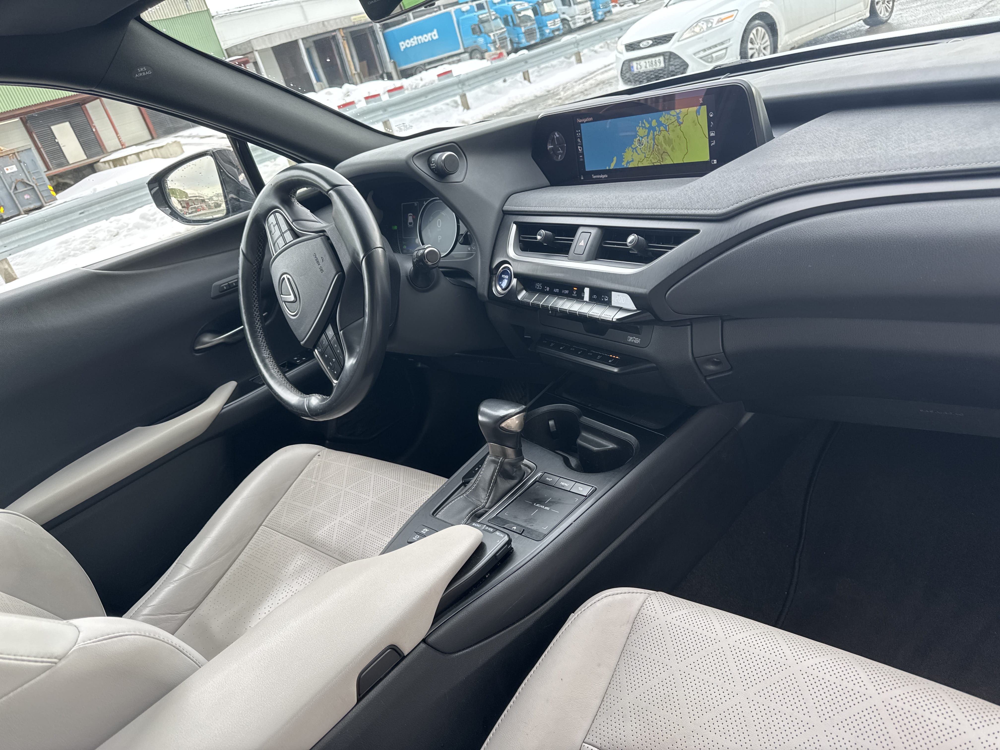Lexus UX 250h avec Régulateur de vitesse