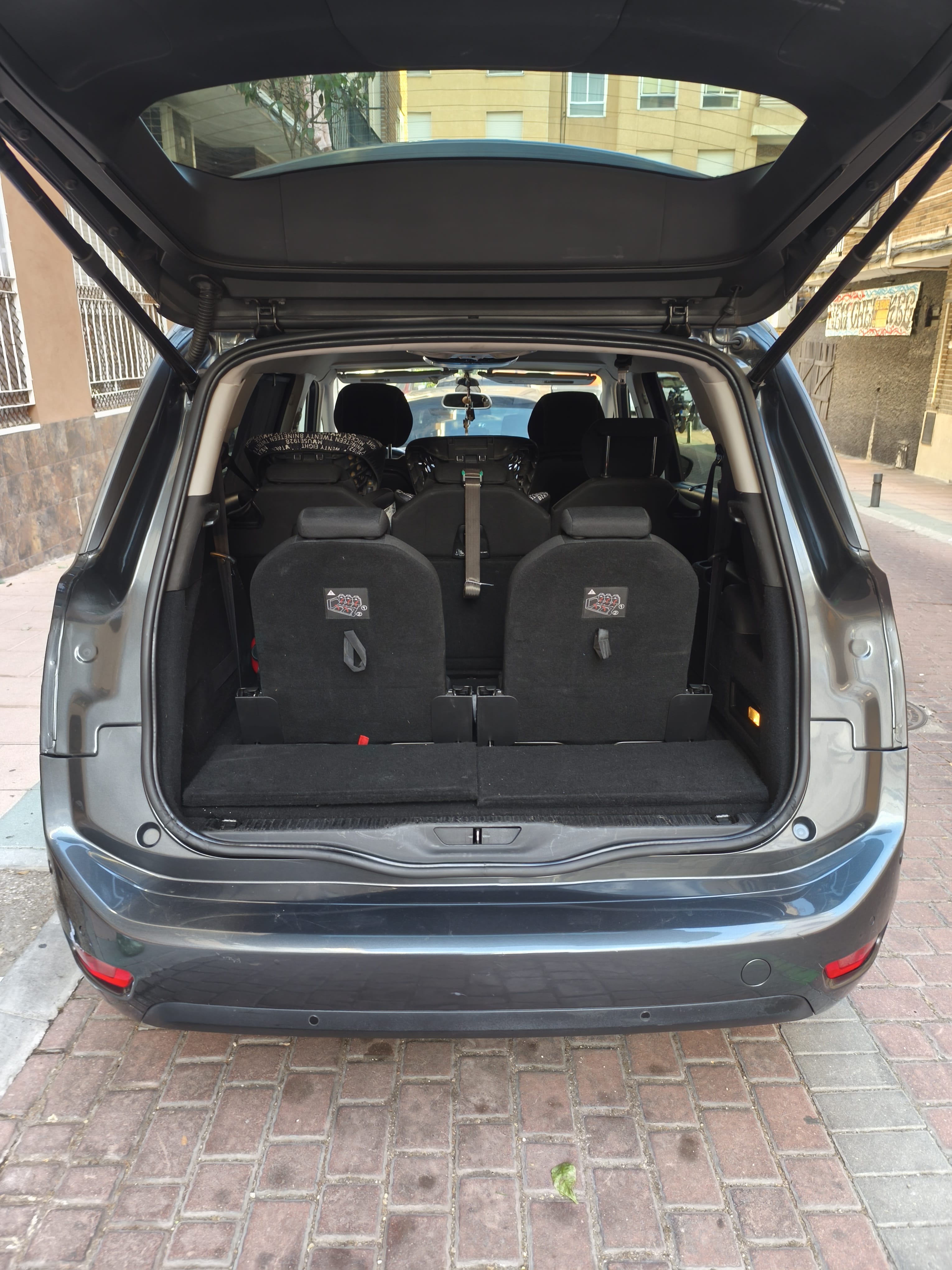 Citroen C4 Grand Picasso con Silla infantil