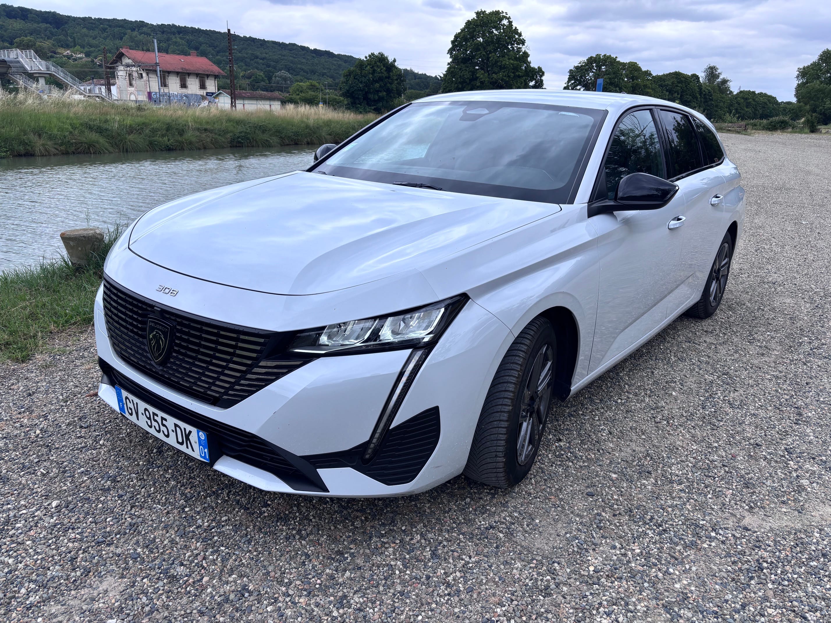 Peugeot 308 SW Allure 5 places - PARKING AEROPORT BLAGNAC avec Audio Bluetooth