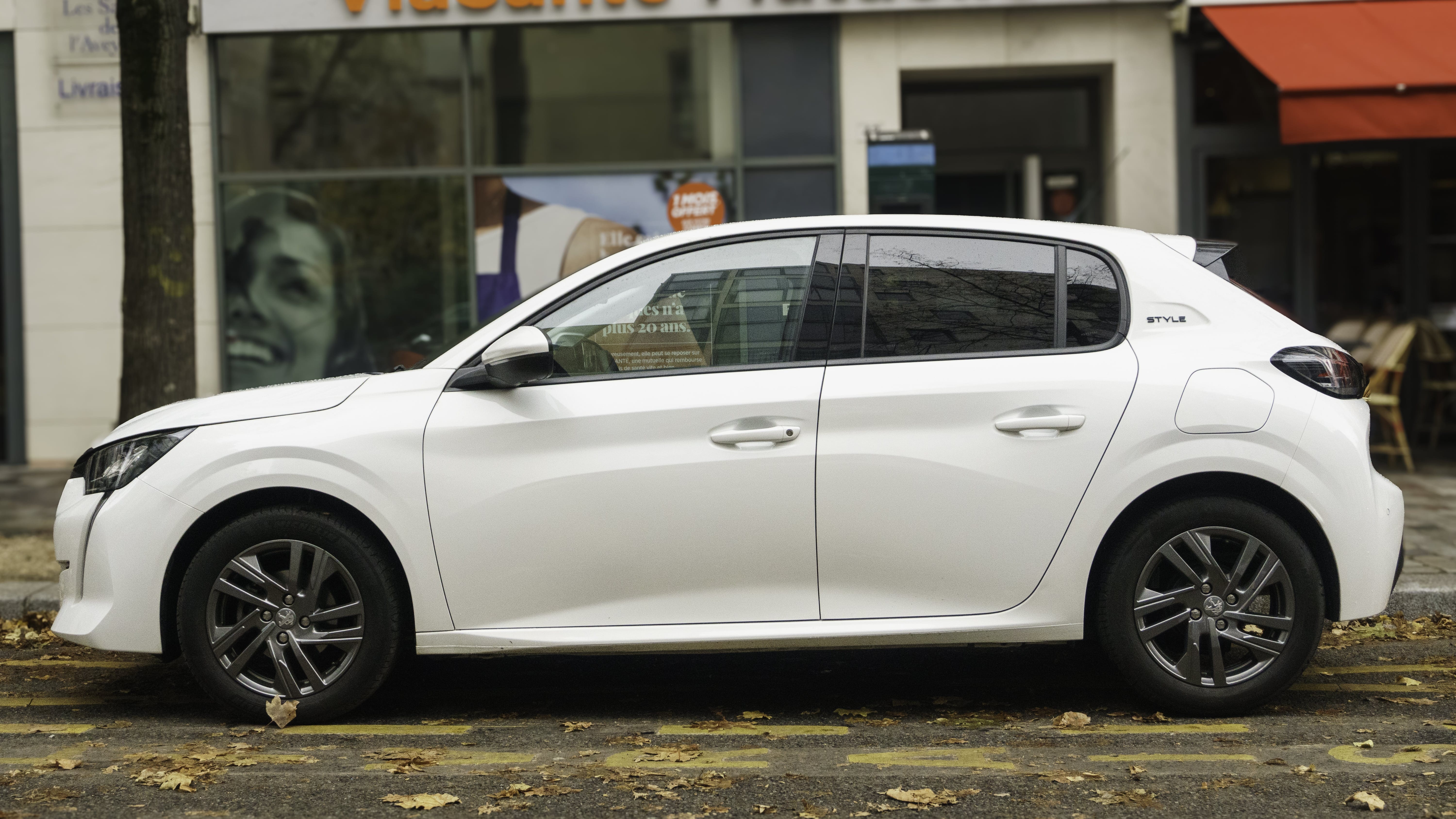 Peugeot 208 avec Climatisation