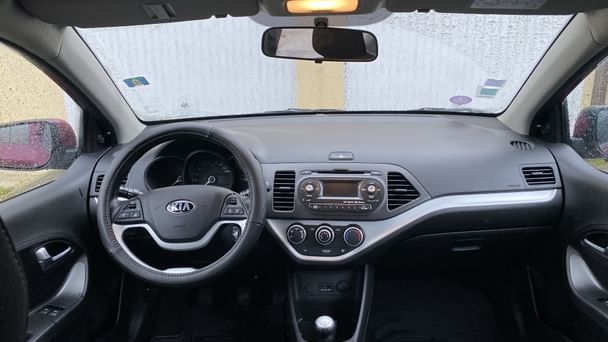 Kia Picanto avec Siège bébé
