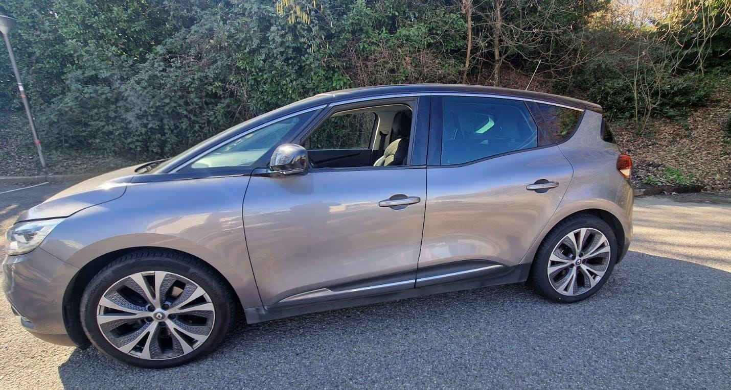 Renault Scenic 1.5 dci automatique avec Apple CarPlay