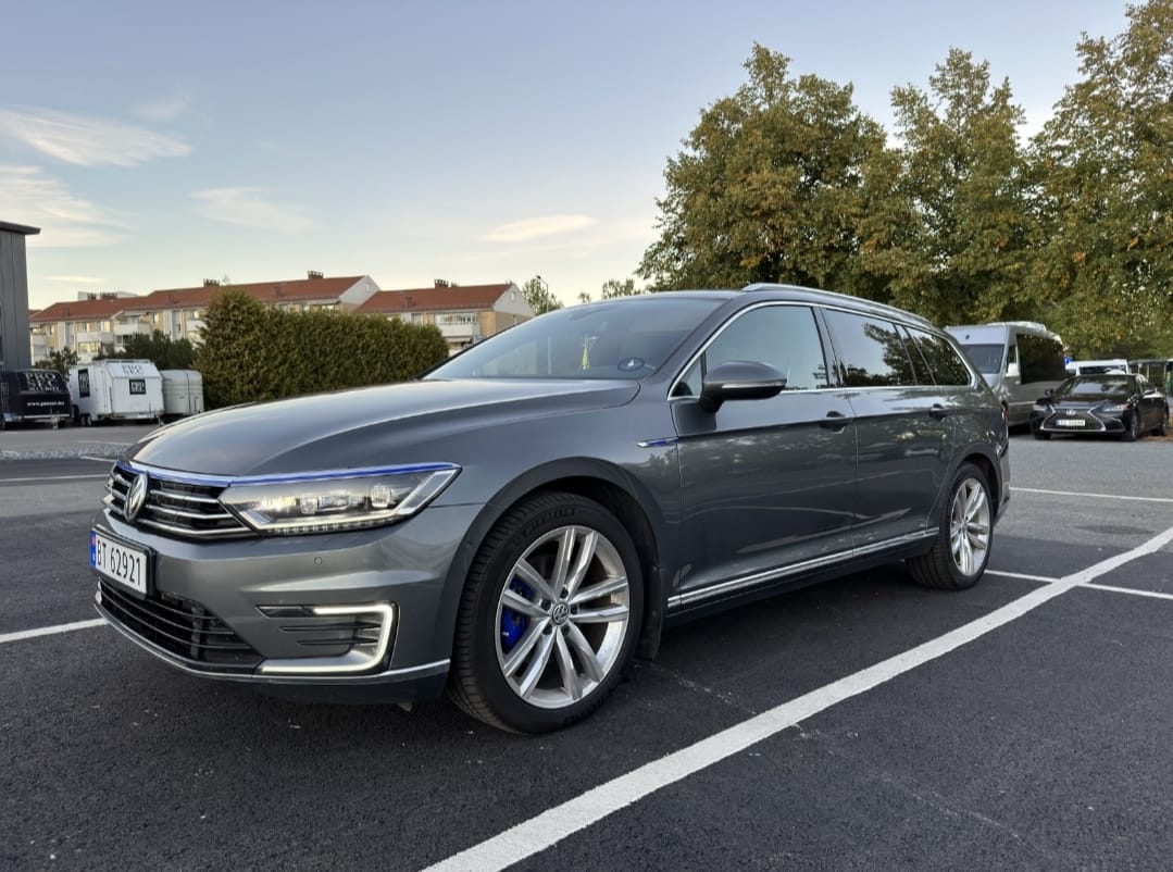 Volkswagen Passat GTE Hybrid, 2017, Blyfri 95 / Elektrisk (hybrid), automatisk