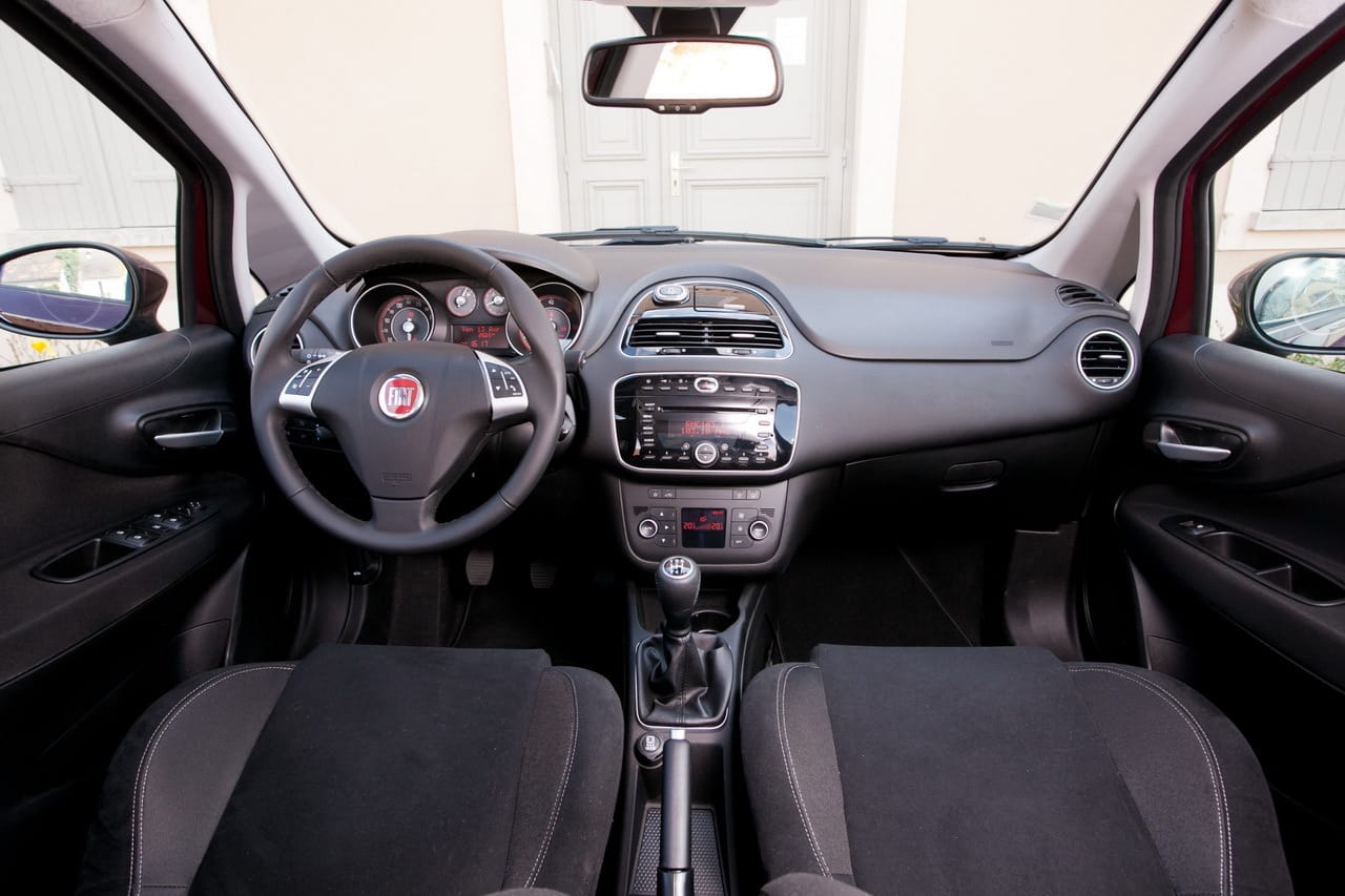 Fiat Punto 1.2 essence avec Audio Bluetooth