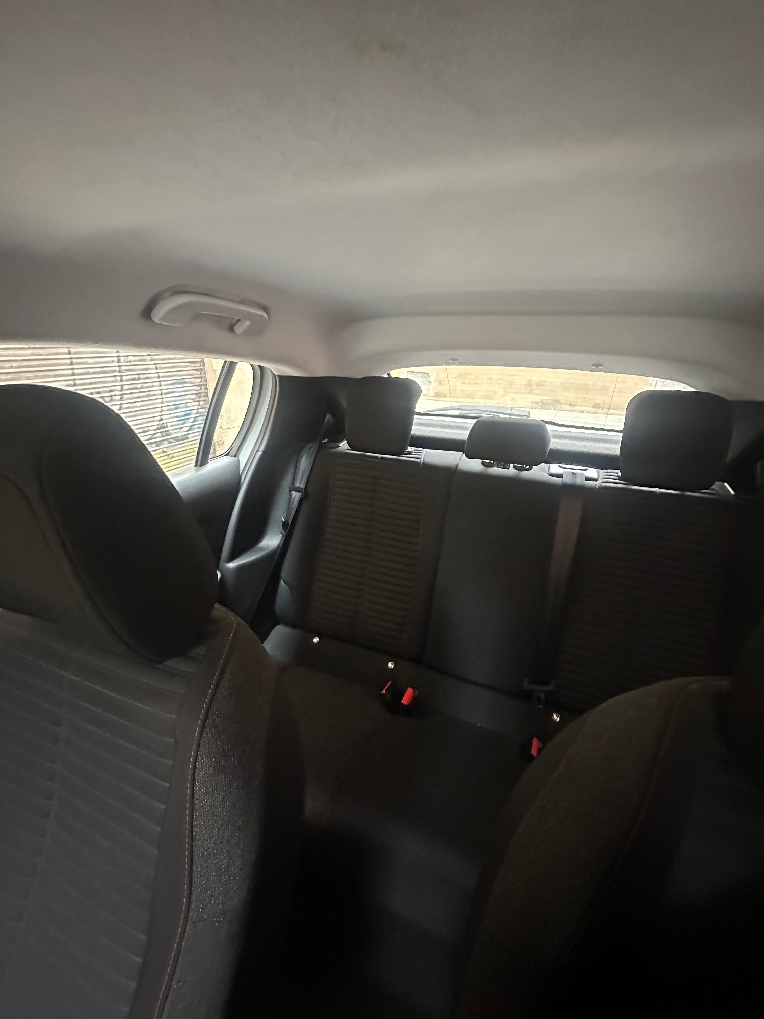 Peugeot 208 with Android Auto