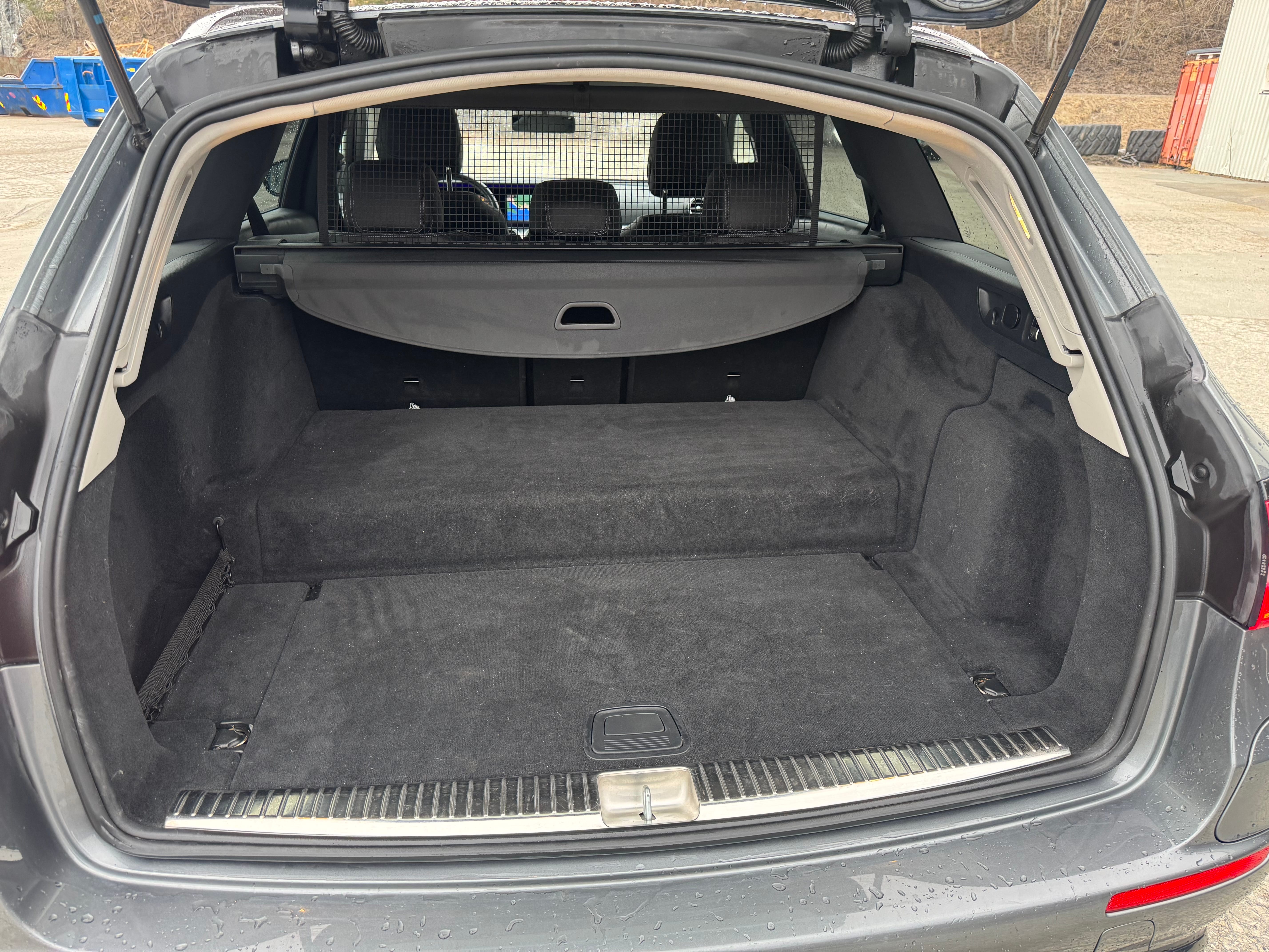 Mercedes-Benz E-Klasse E 300 med Bluetooth audio