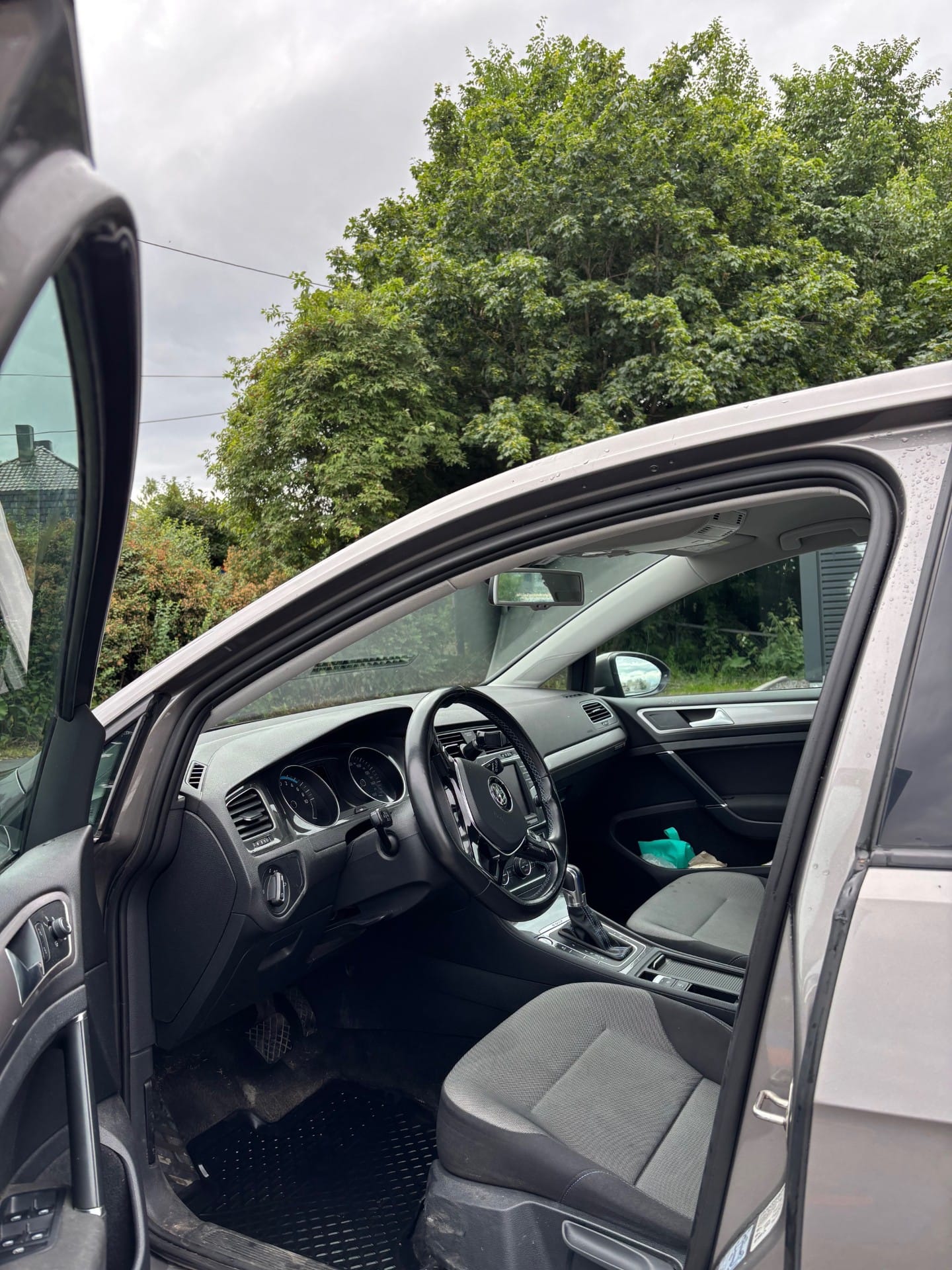 Volkswagen e-Golf mit Autoradio