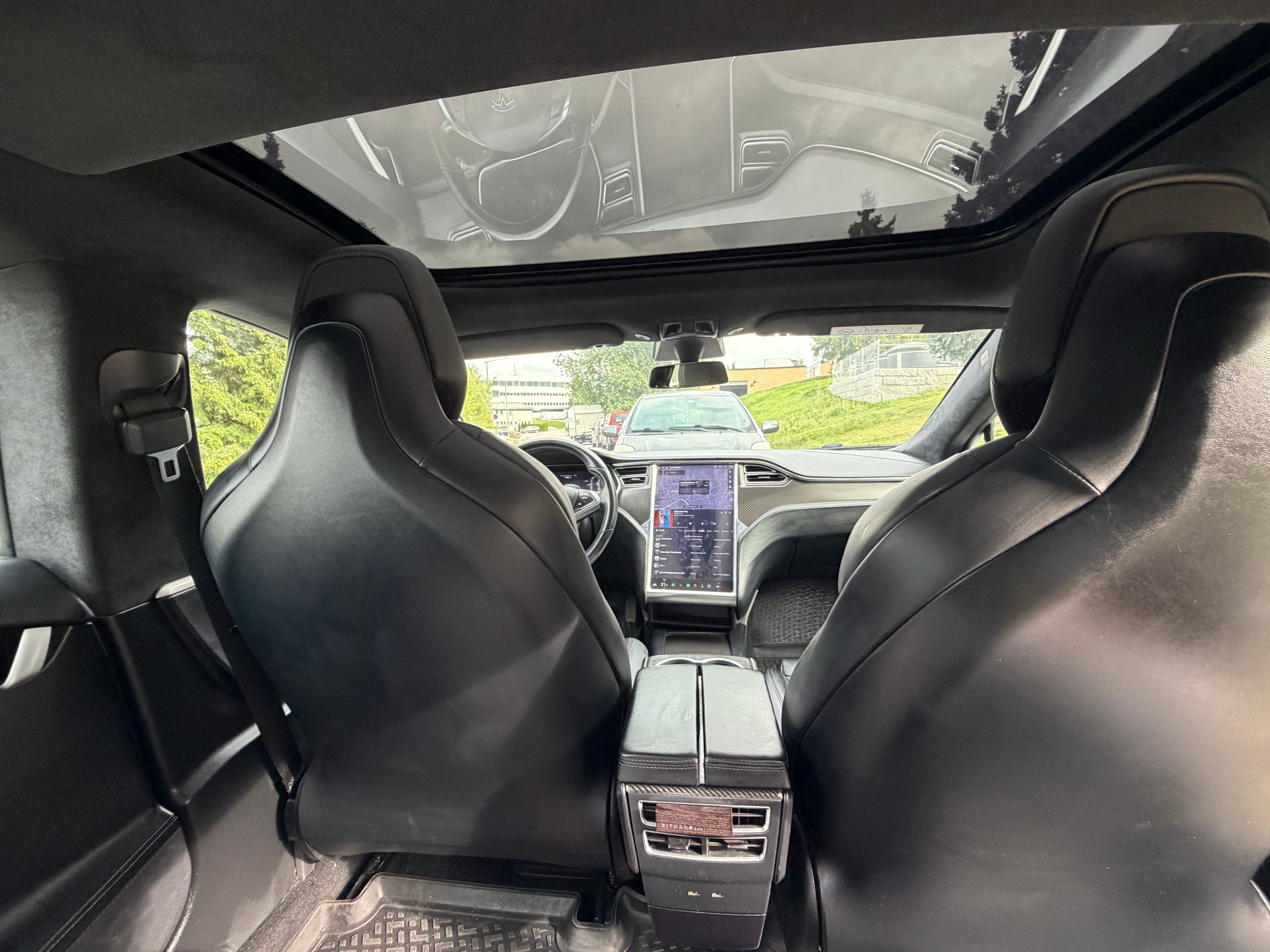 Tesla Model S 75D med Ryggekamera