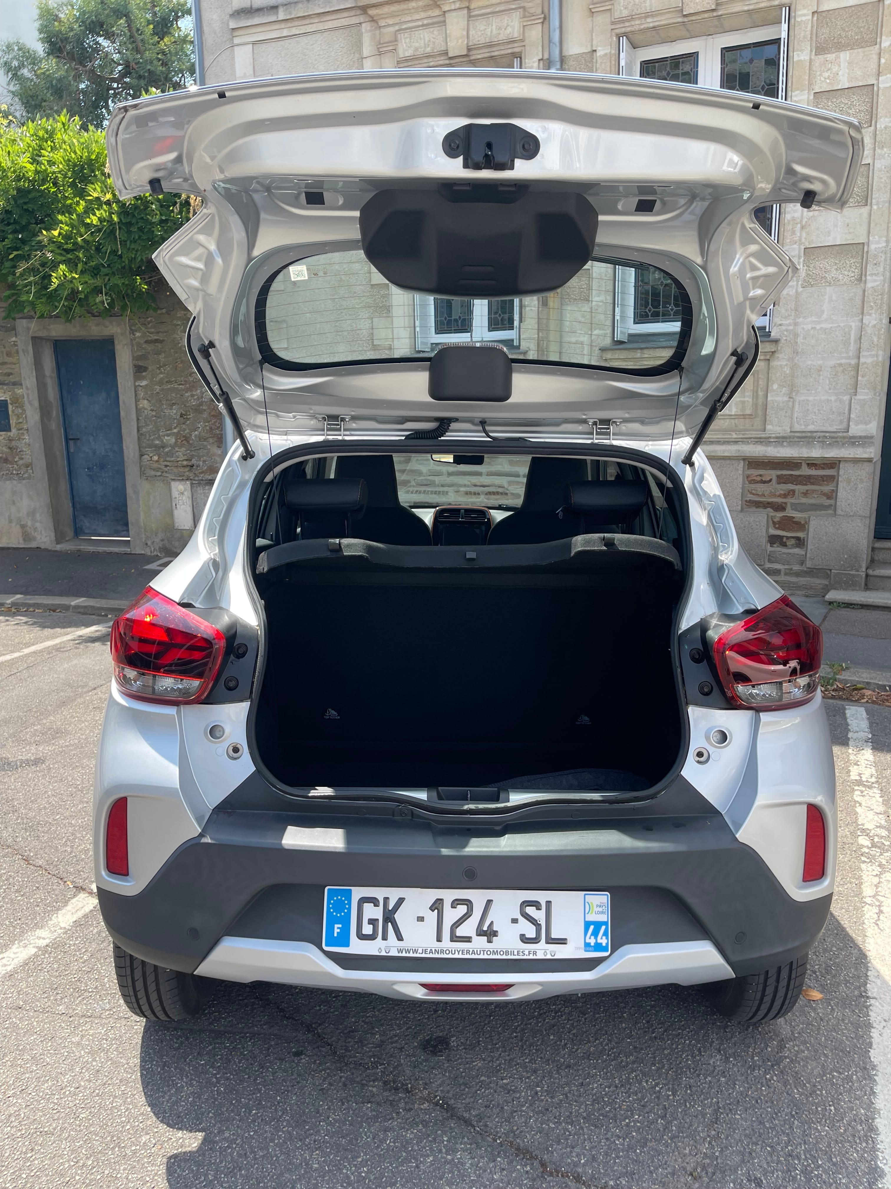 Dacia Spring avec Apple CarPlay