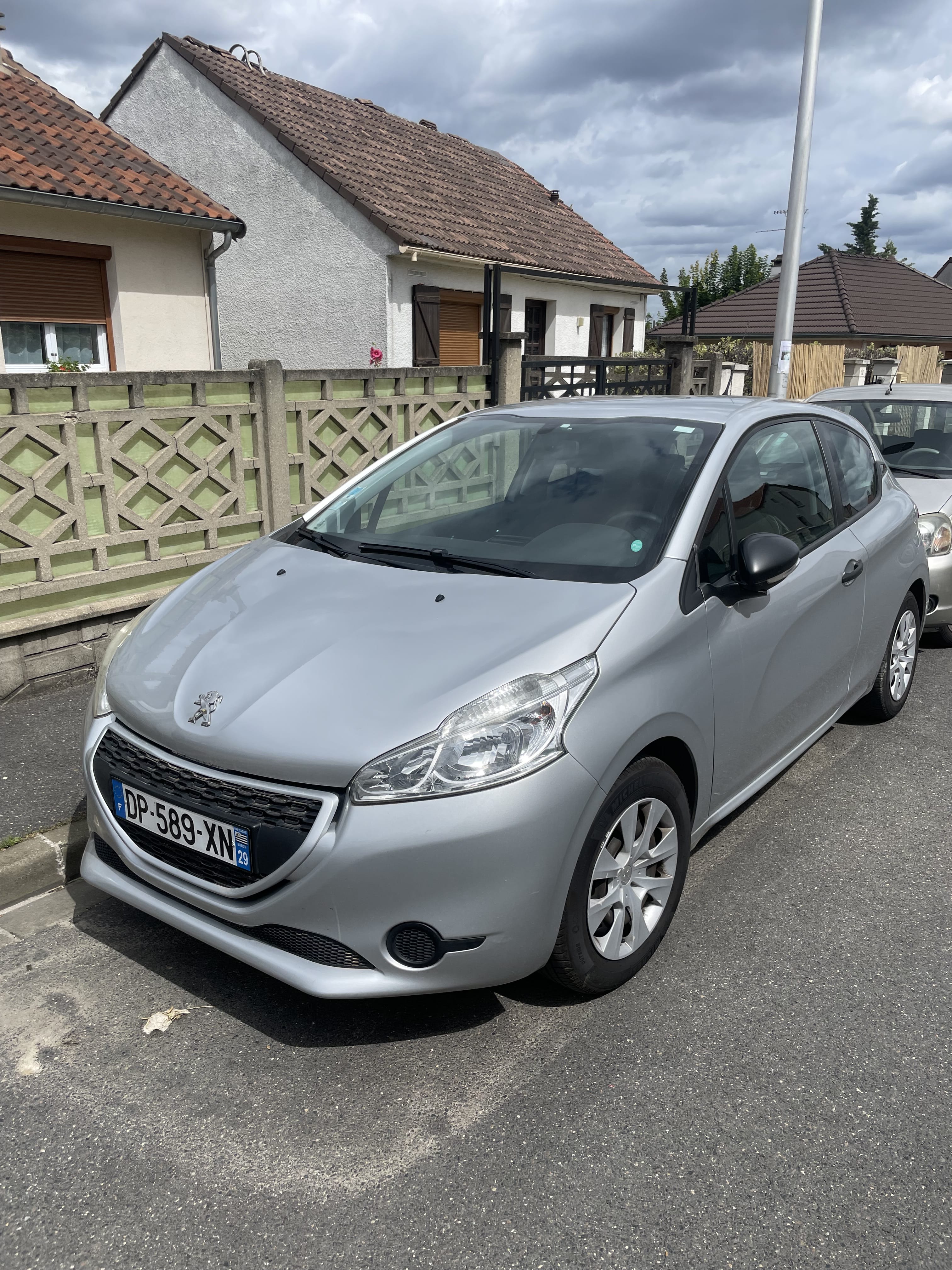 Peugeot 208, 2014, Essence 95