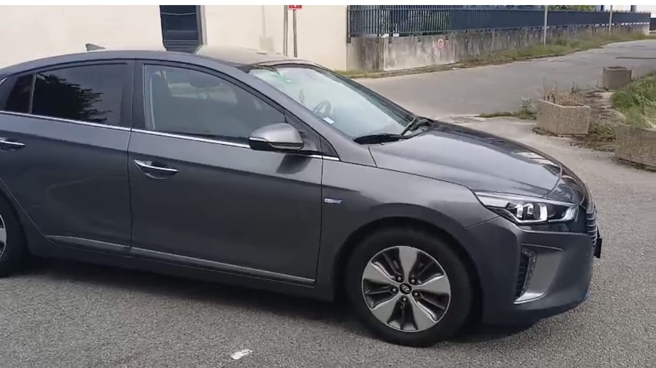 Hyundai Ioniq Hybride Blue Essence SP 95 rechargeable avec Climatisation