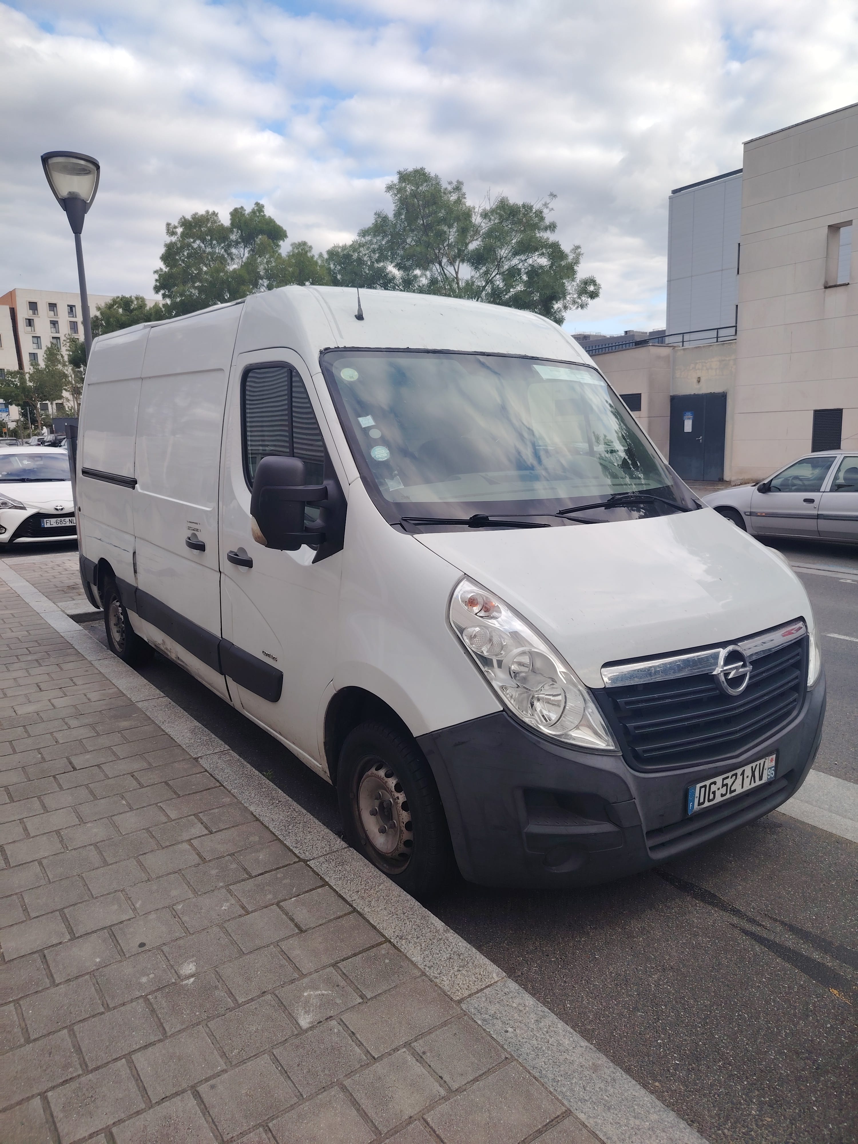 Opel Movano avec Entrée audio / iPod