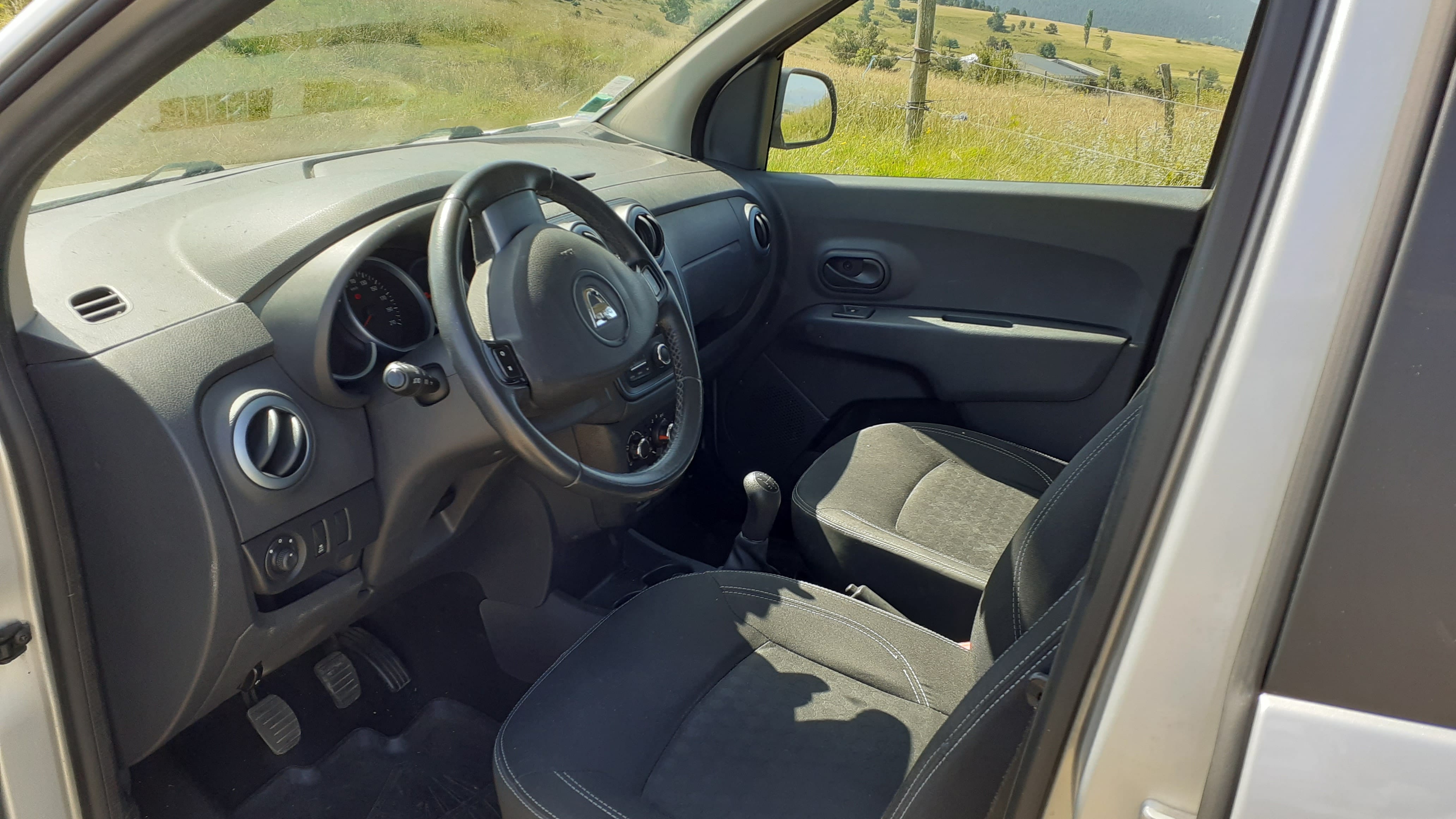 Dacia Lodgy 7 places Gris avec Chaines