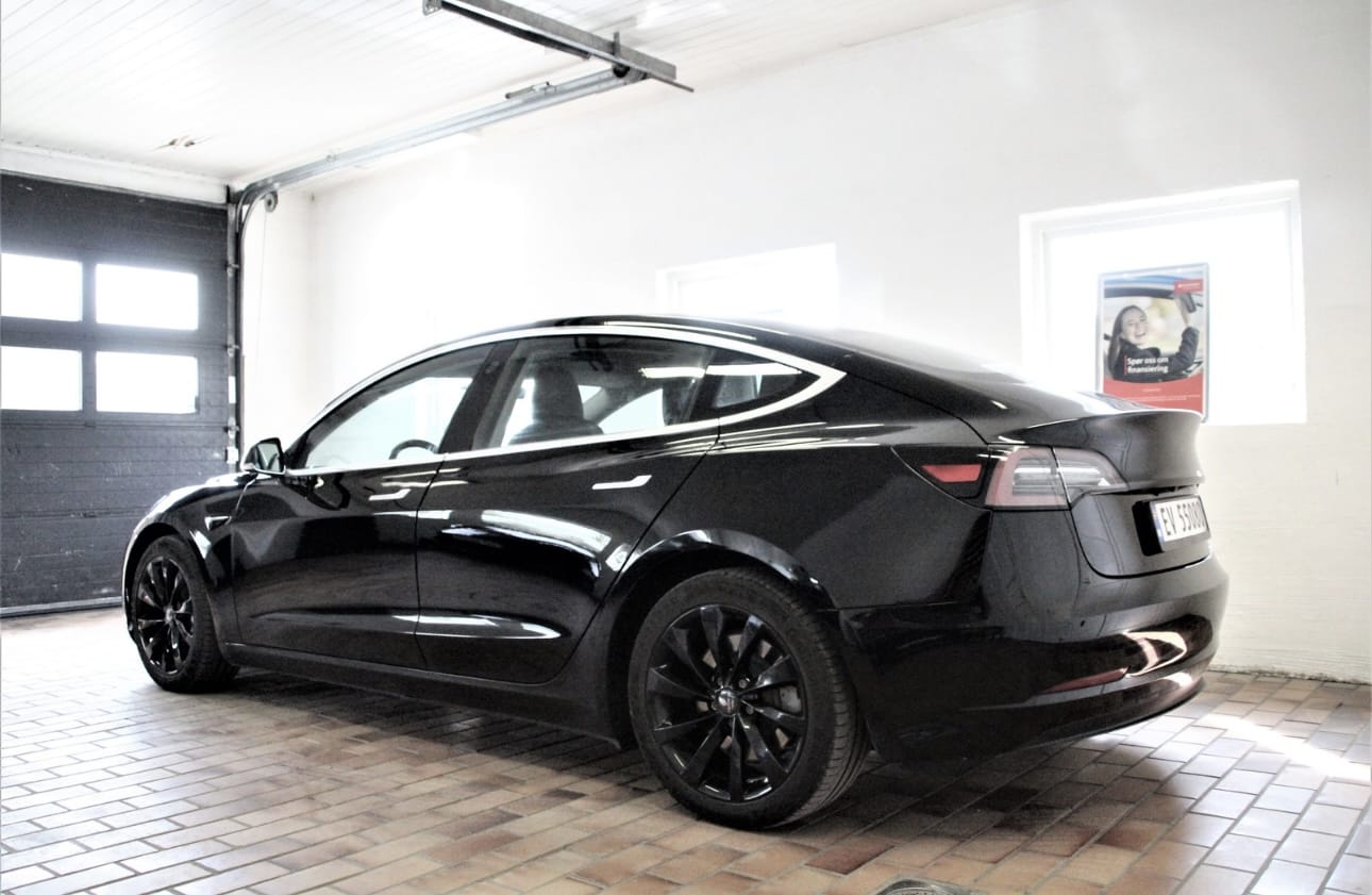 Tesla Model 3 Long Range med GPS