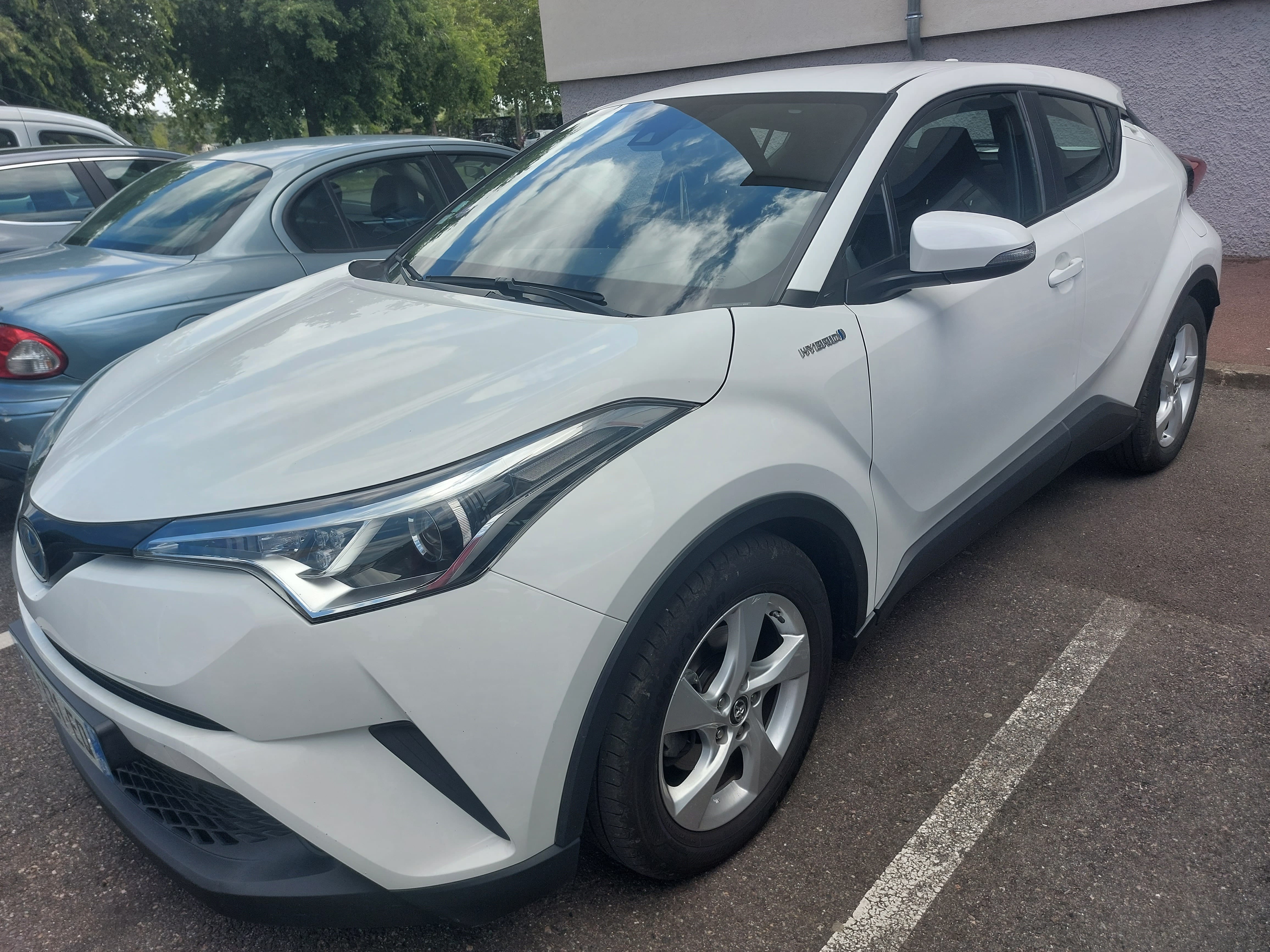 Toyota C-HR, 2018, Essence 95 / Électrique (hybride), automatique