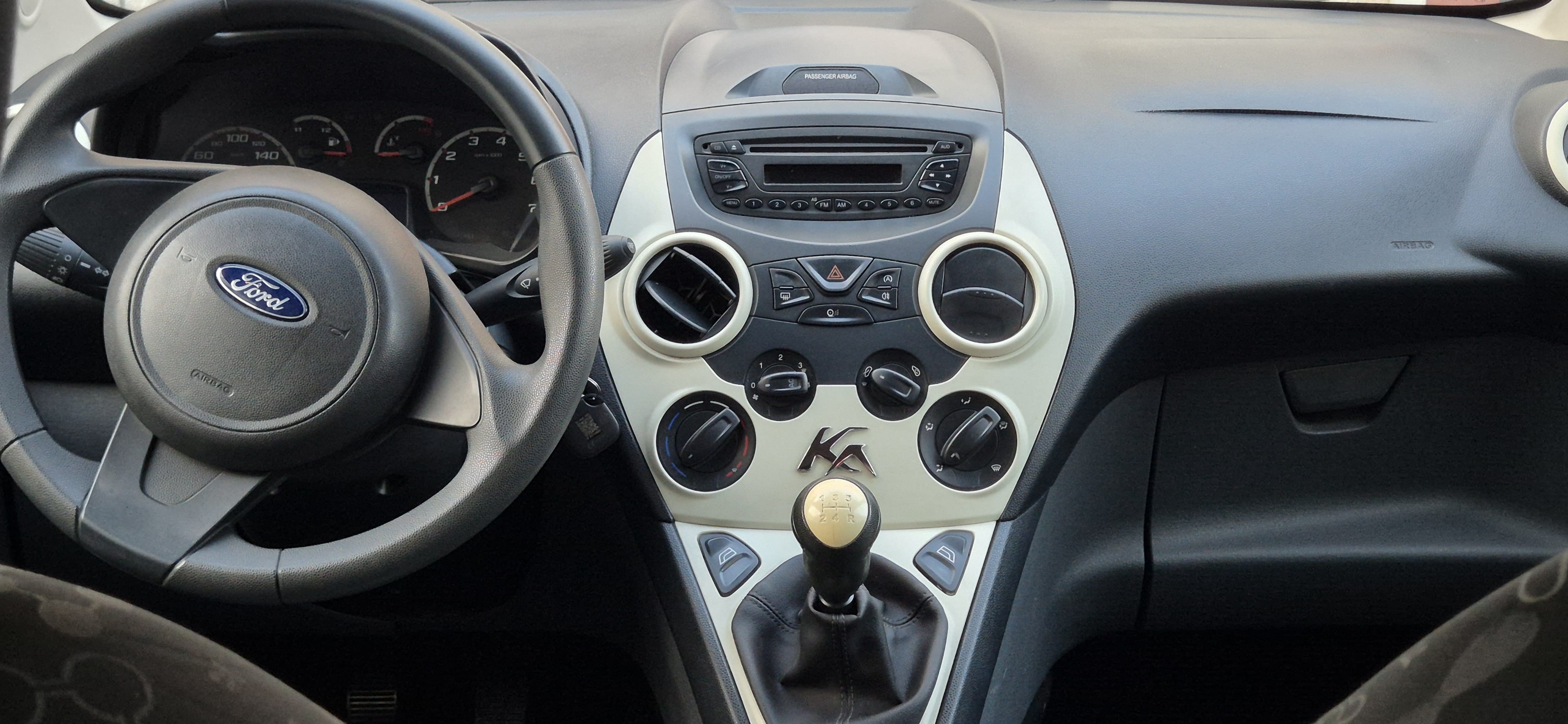 Ford Ka con Entrada de Audio/iPod