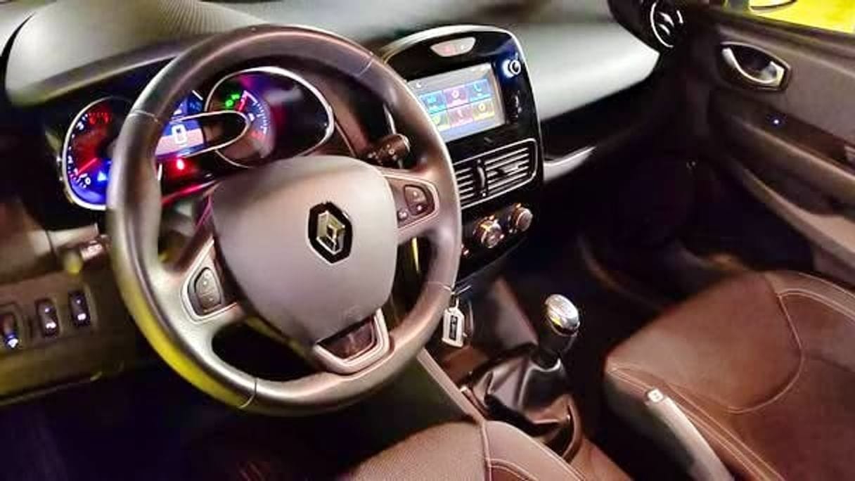 Renault Clio Estate EA562VN avec Régulateur de vitesse