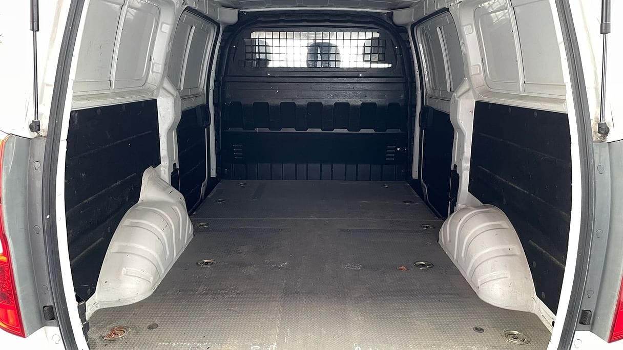 Hyundai H-1 Hengerfeste og takstativ med Vinterdekk