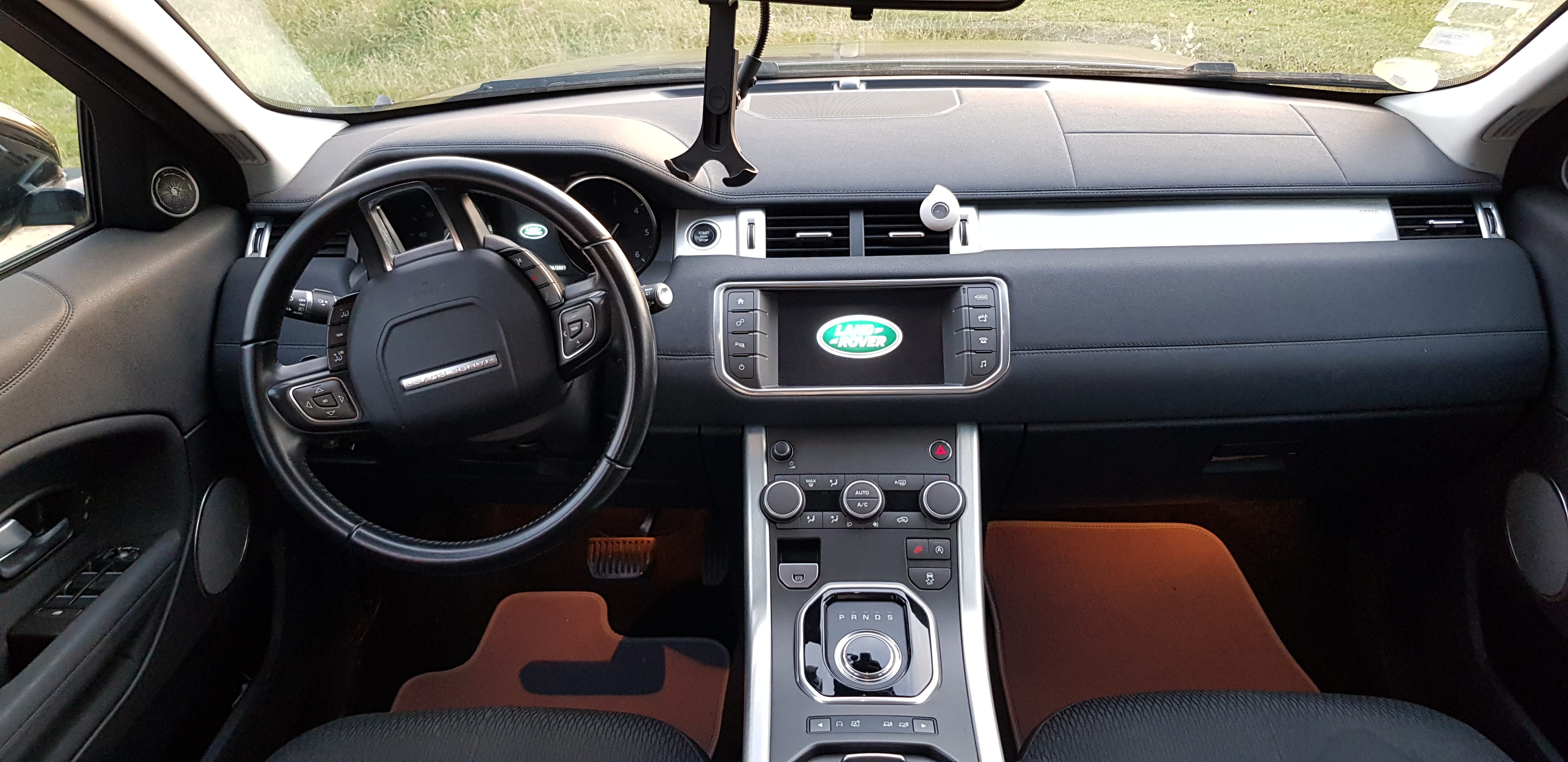 Land-Rover Range Rover Evoque MARK IV TD4 150 Chx BVA PURE avec GPS