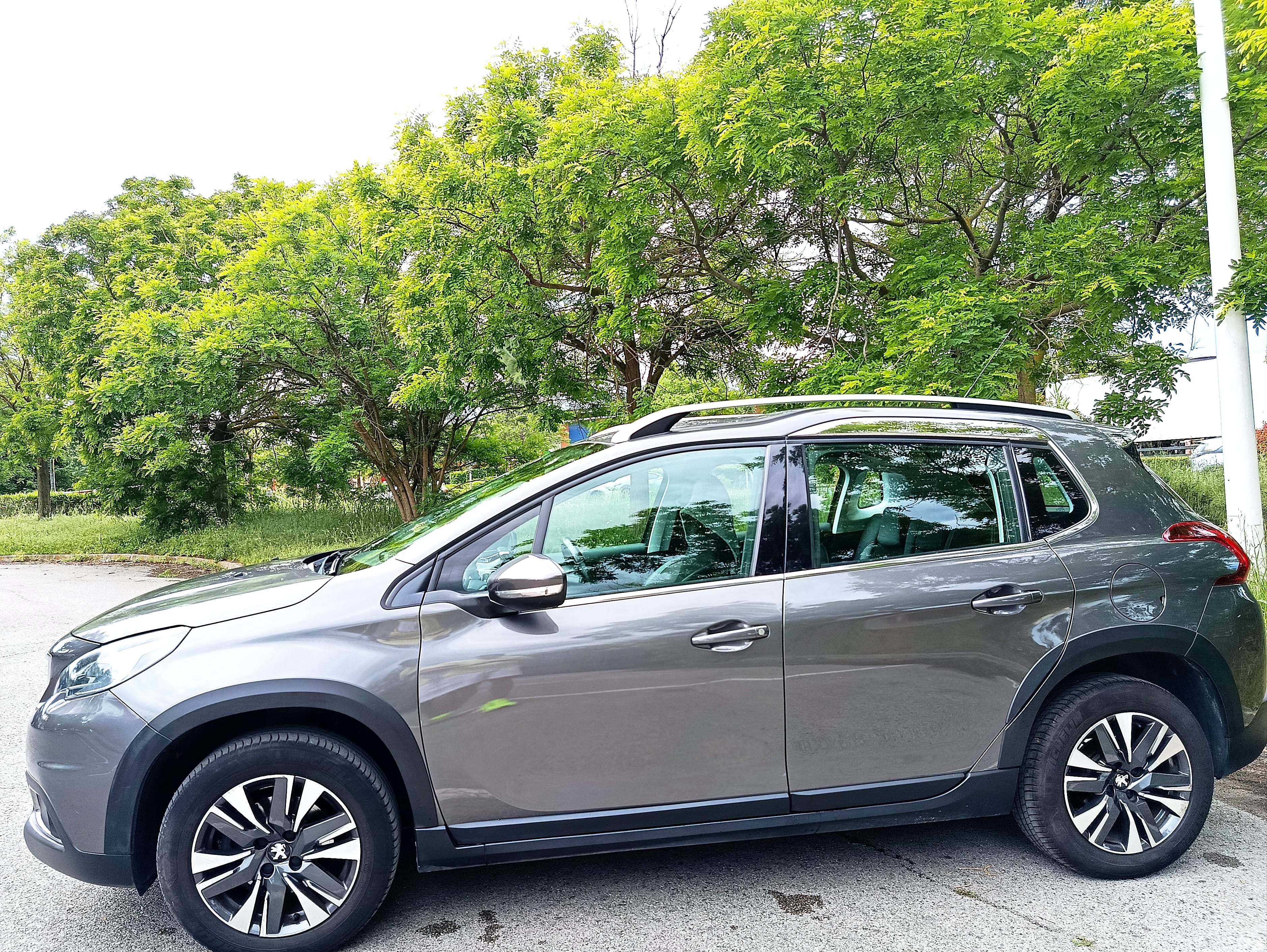 Peugeot 2008 avec GPS