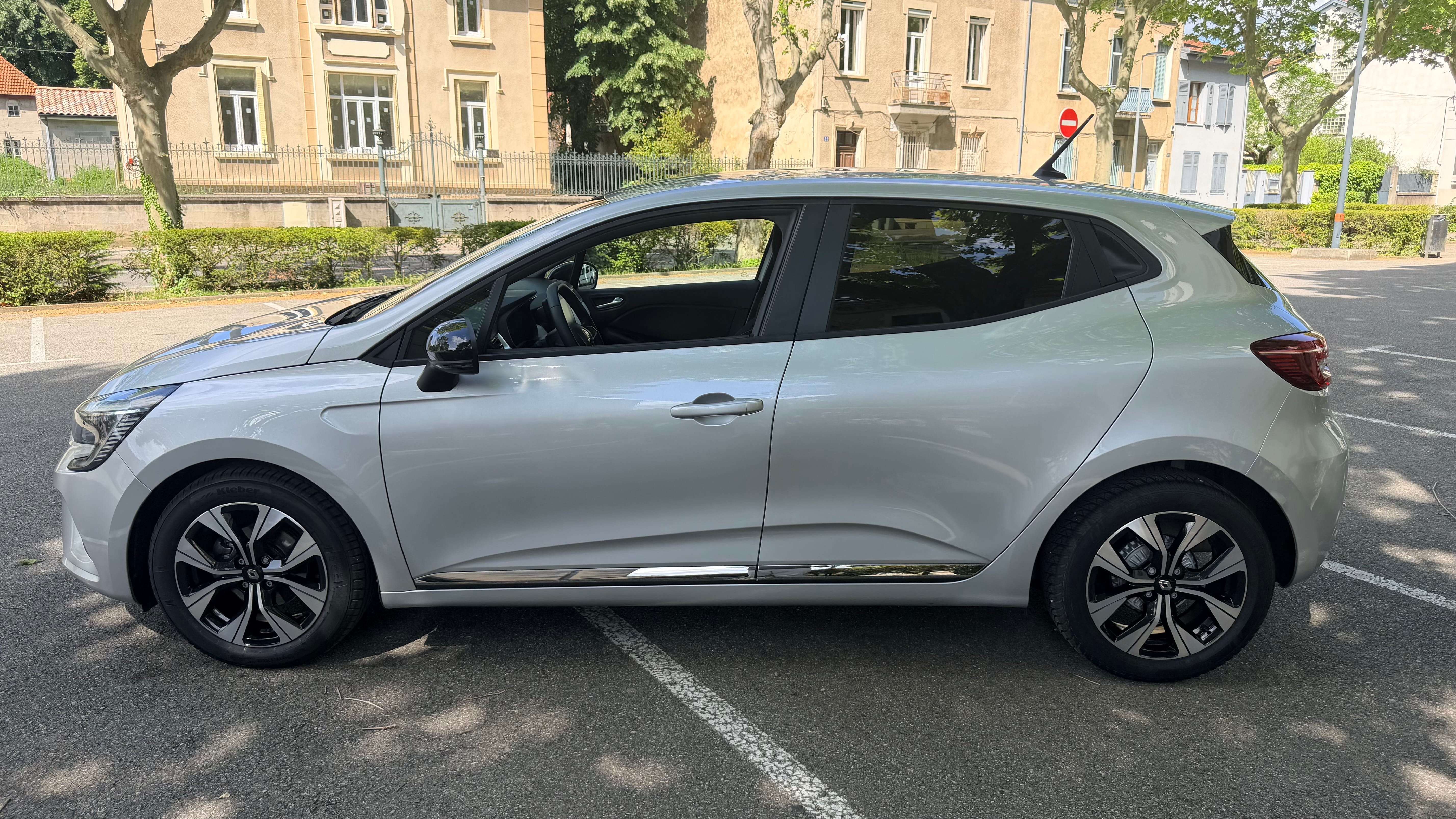 Renault Clio avec Climatisation