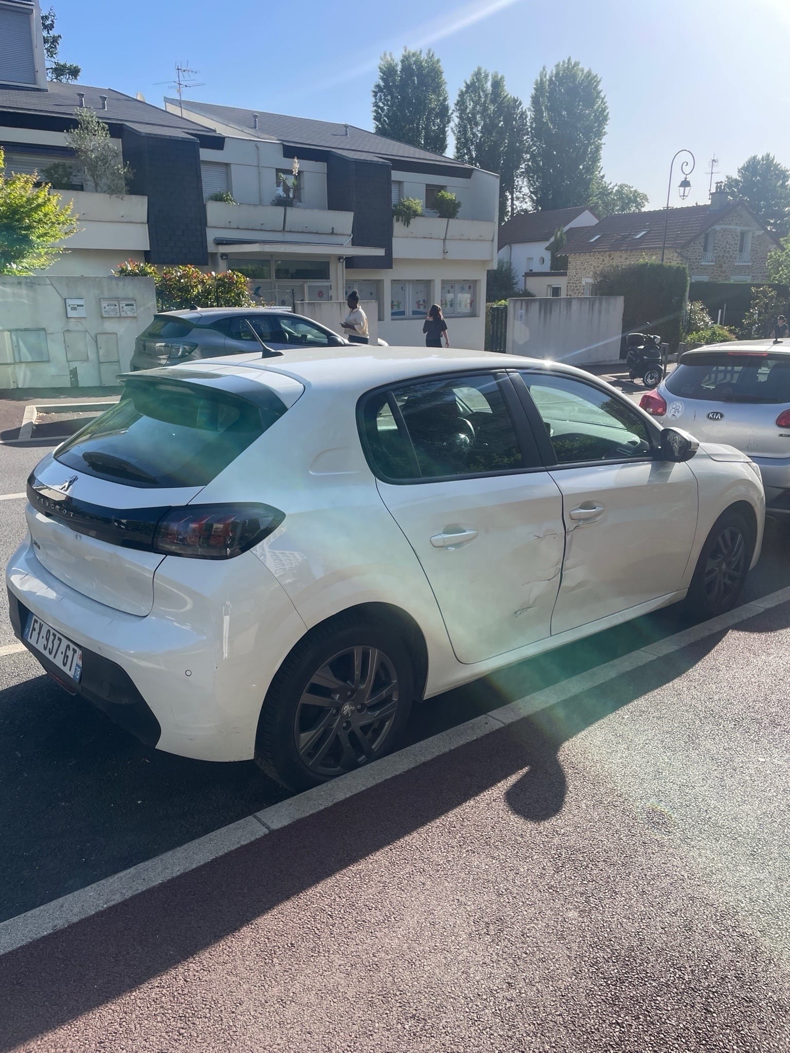 Peugeot 208 FY937GT, 2021, Essence 95