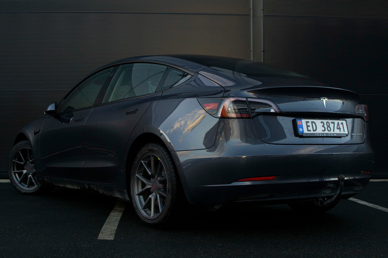 Tesla Model 3 mit Navigationsgerät