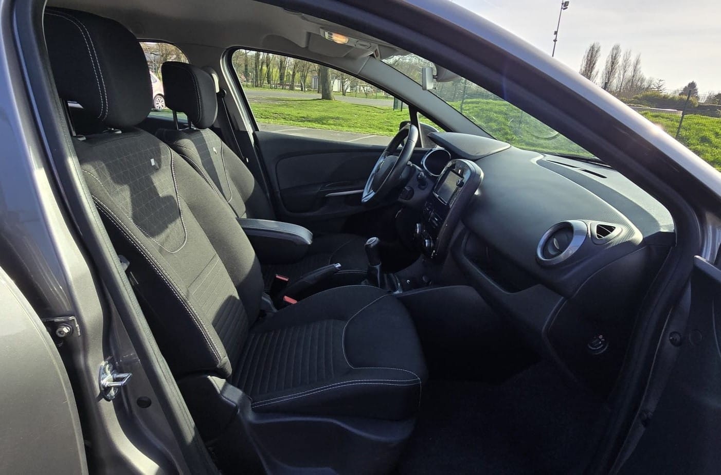 Renault Clio 4 Break 2016 0.9 TCe Limited avec Audio Bluetooth