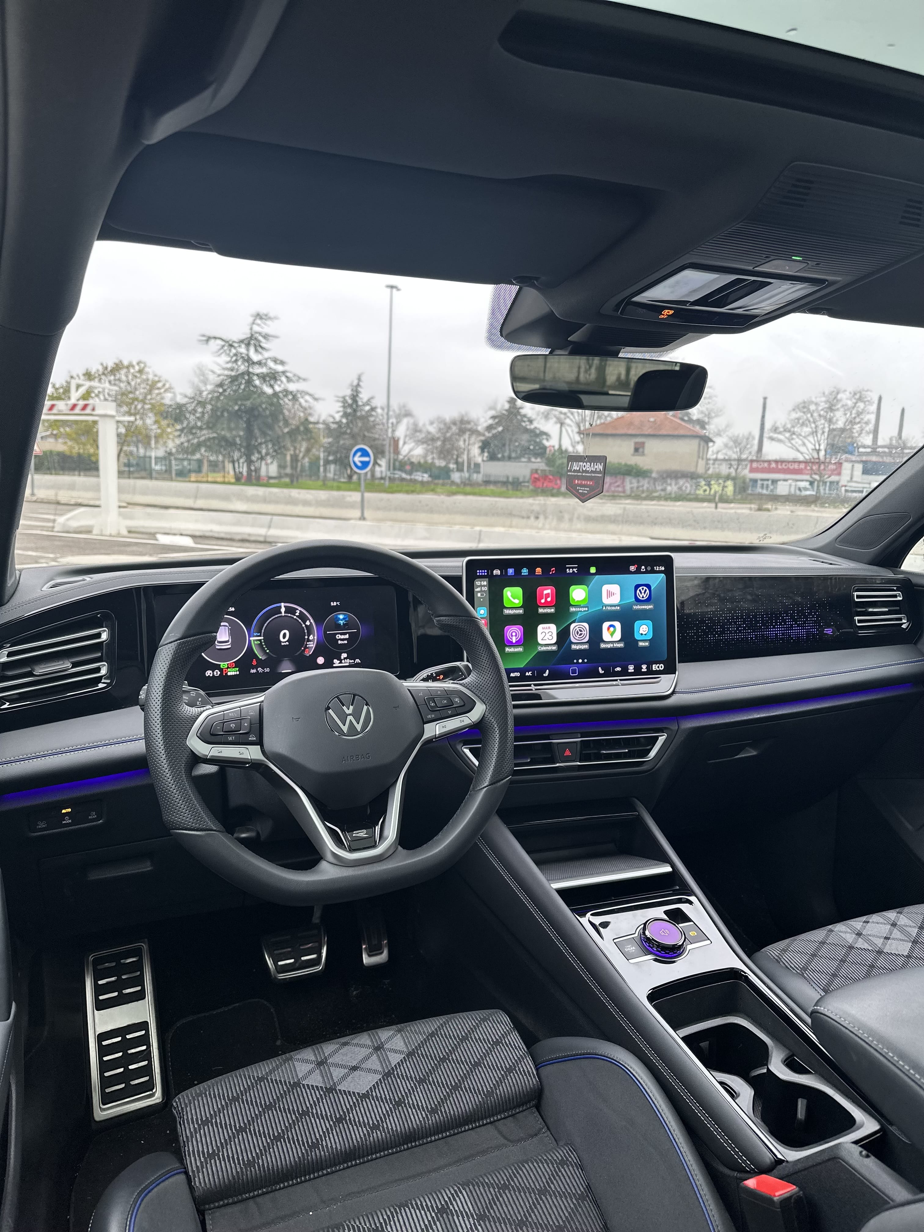 Volkswagen Tiguan SE R-LINE Black avec Audio Bluetooth