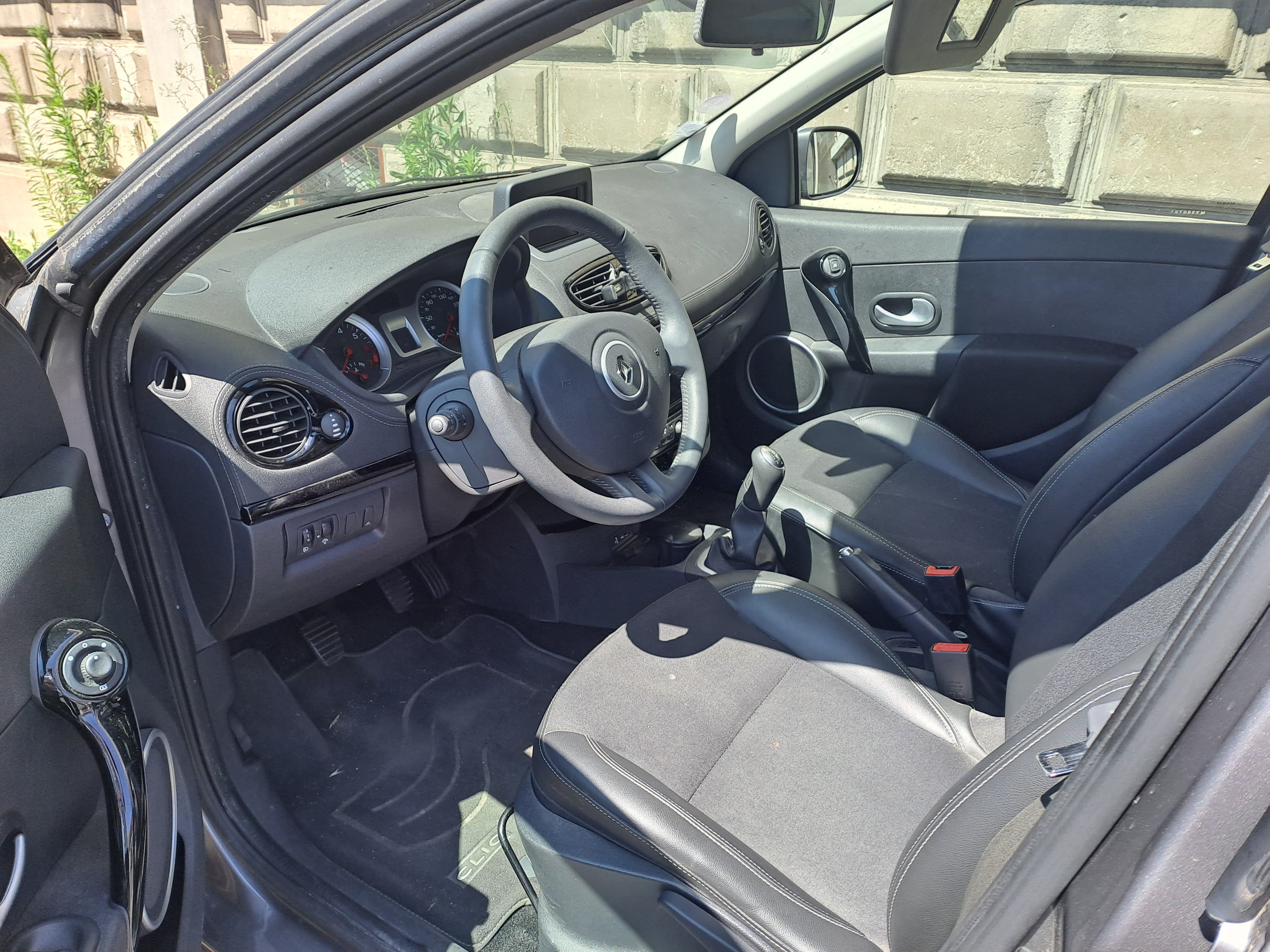 Renault Clio Estate met Bluetooth audio