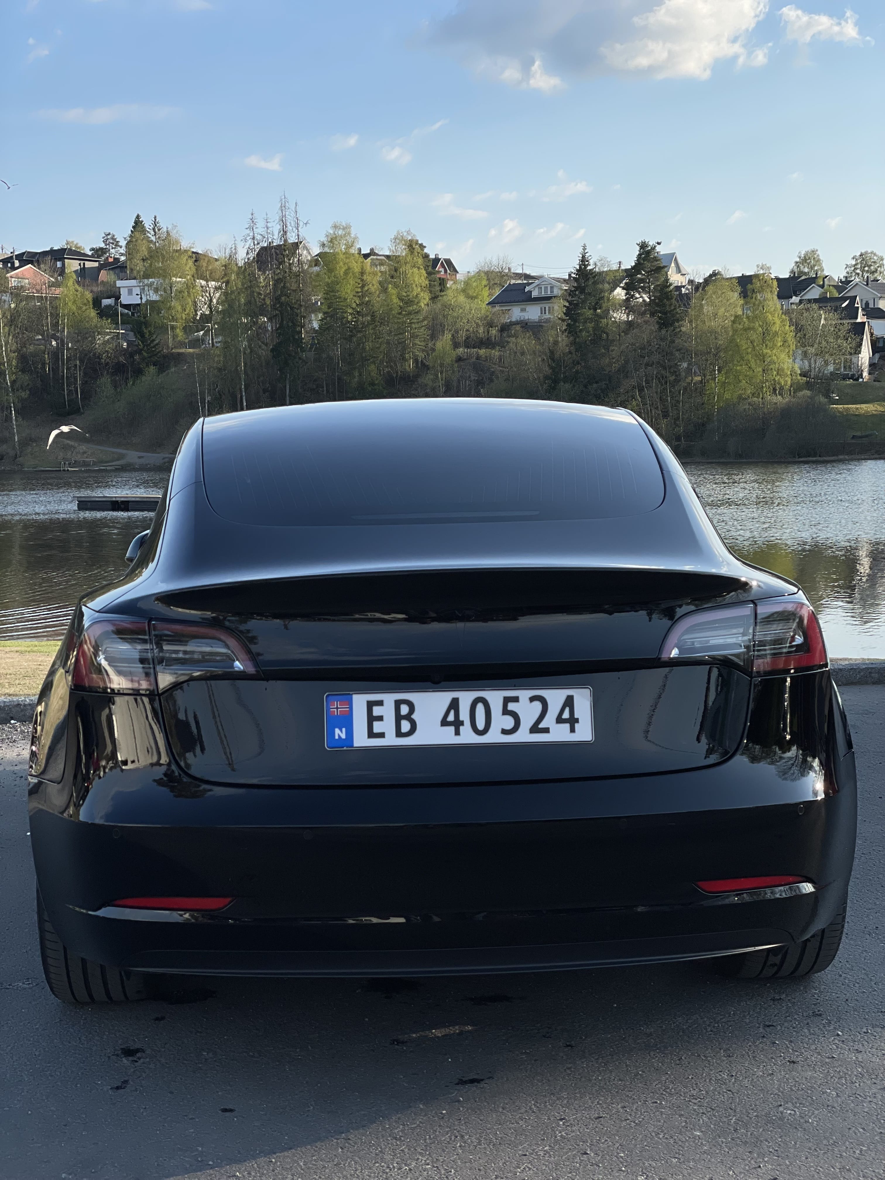 Tesla Model 3 med GPS