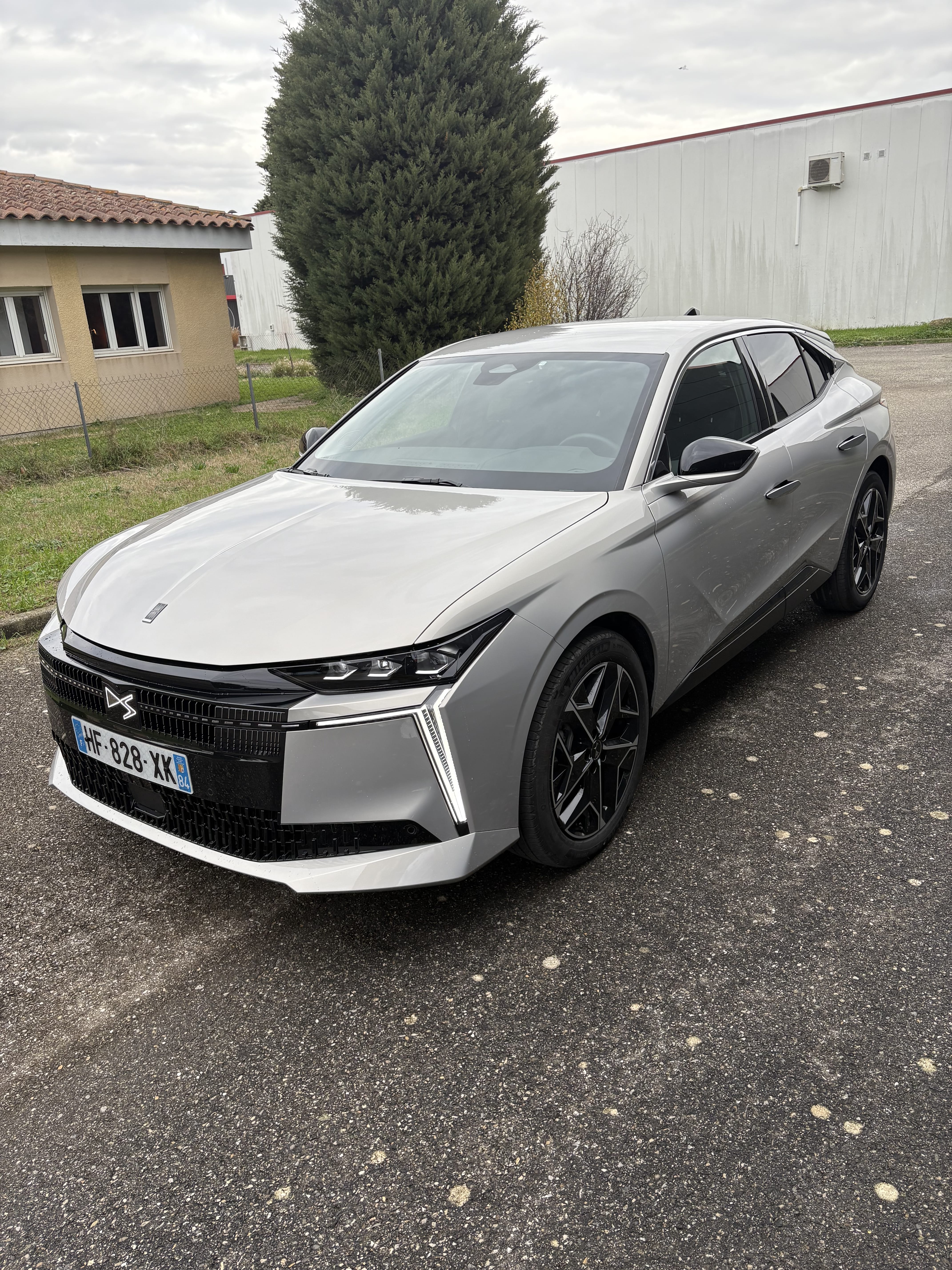 DS 4, 2025, Essence 98 / Electric (hybrid), automatic