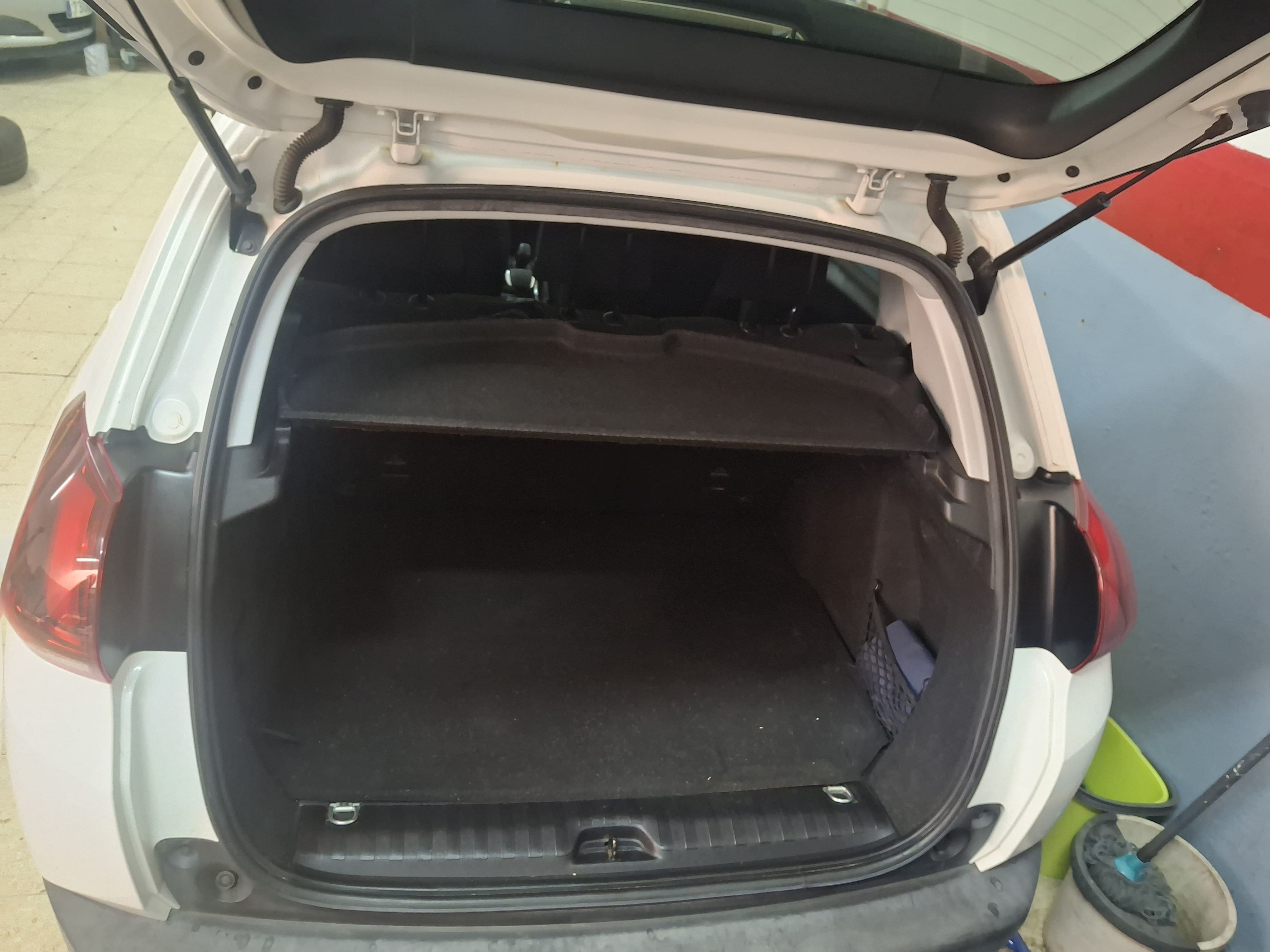 Peugeot 2008 con Cámara de marcha atrás