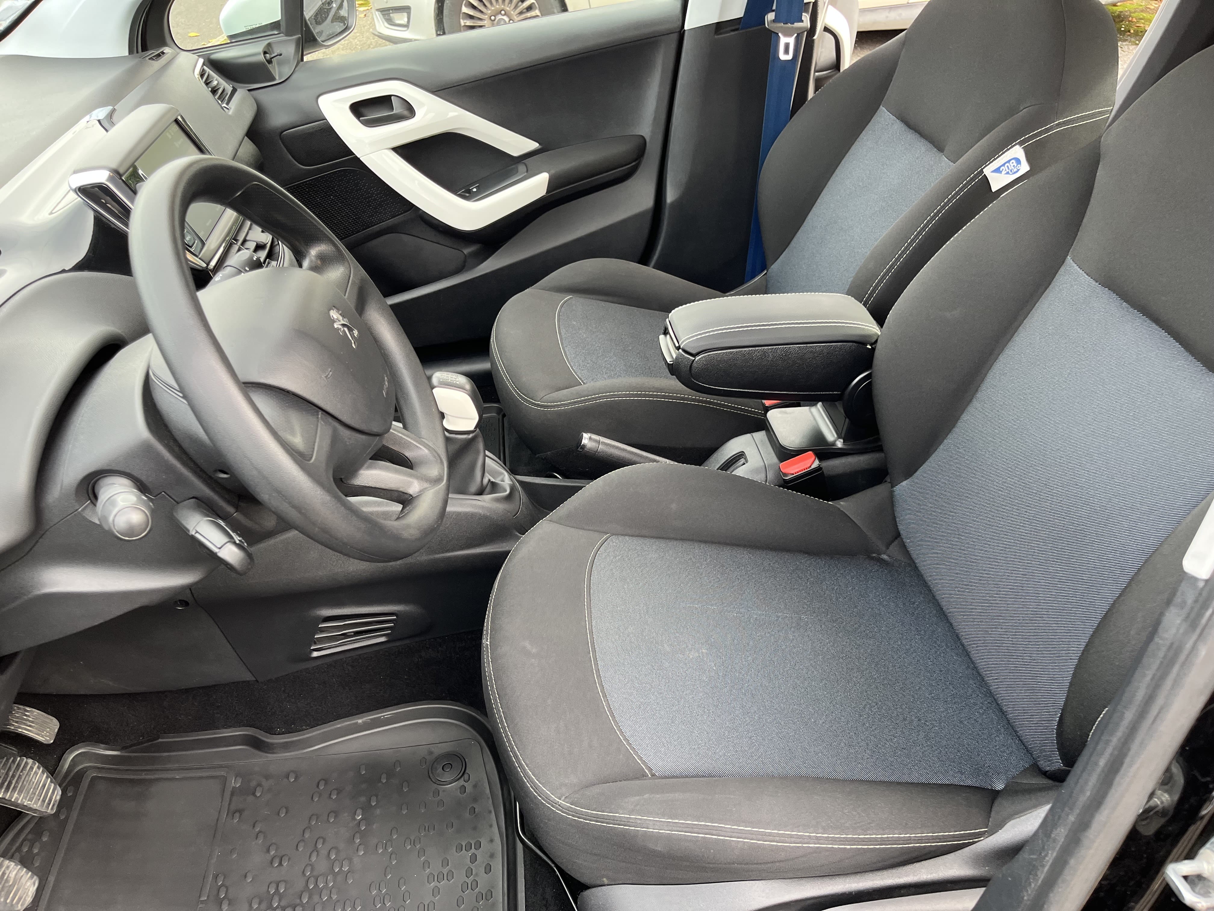 Peugeot 208 1.6 BlueHDI avec Android Auto