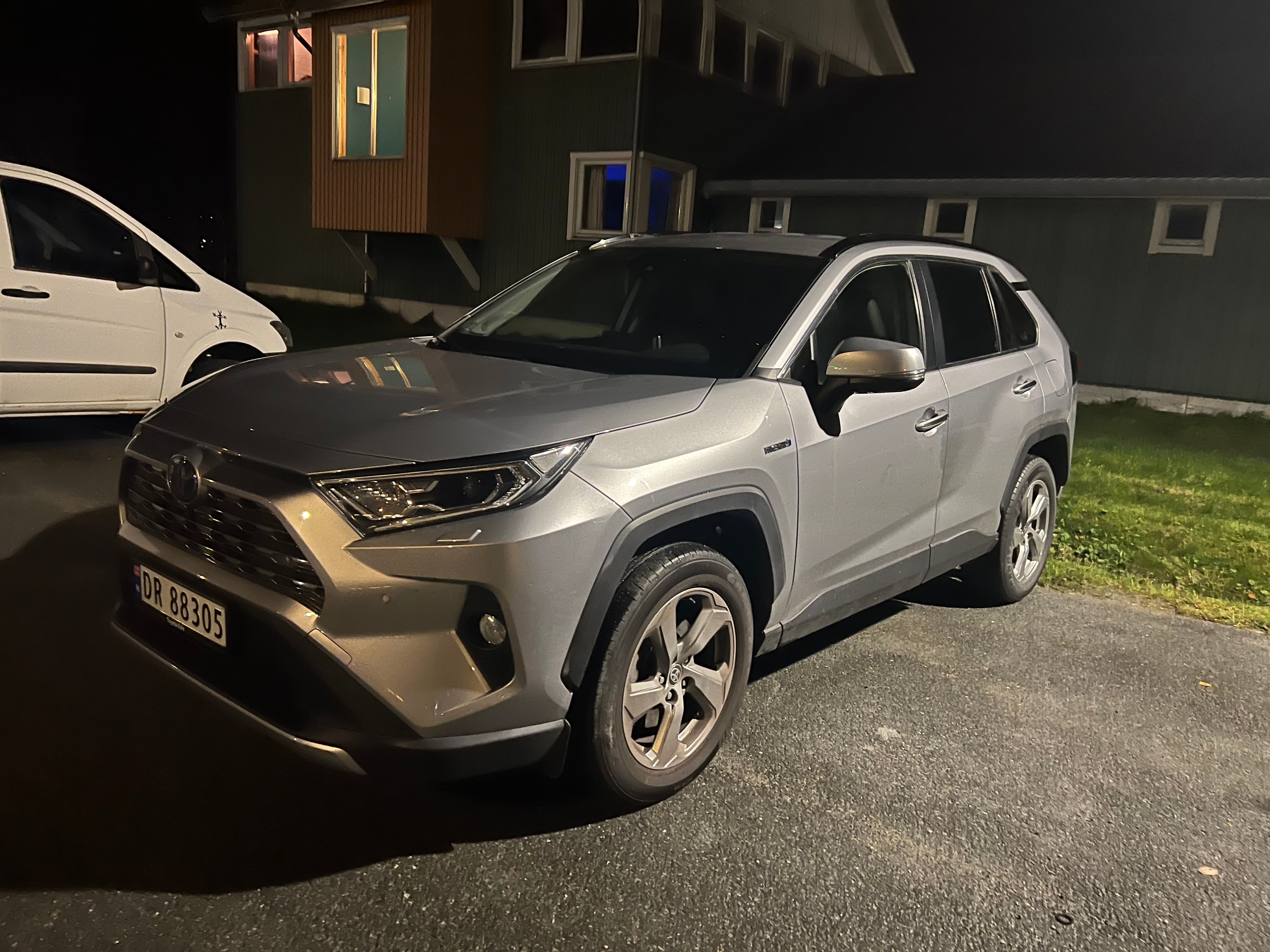 Toyota Rav4 Hybrid XSE med Aircondition